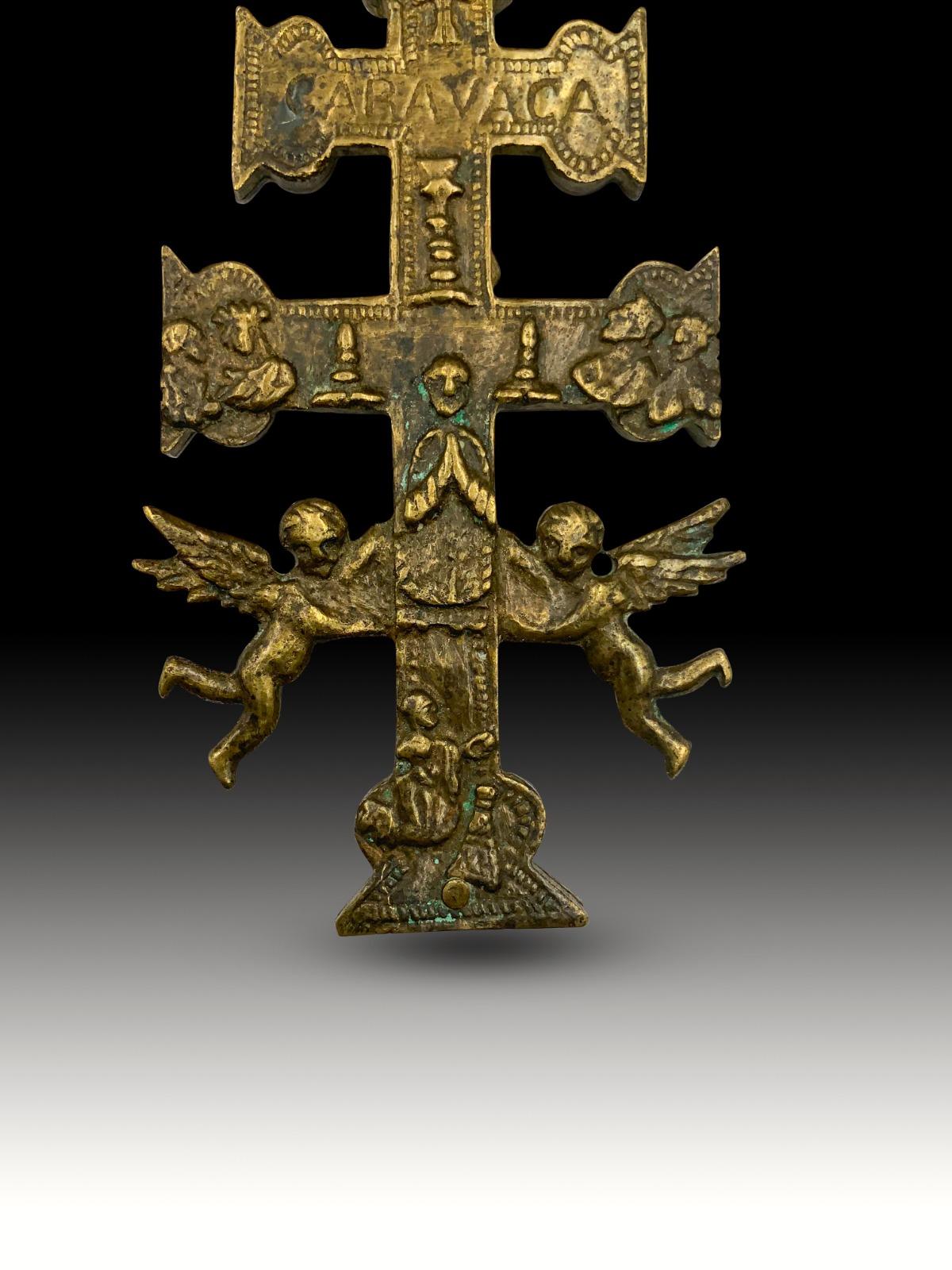 Cross of caravaca xvii century
Very beautiful cross of Caravaca made in bronze. 17th century. Measurements: 12 x 6cm
Good condition.
