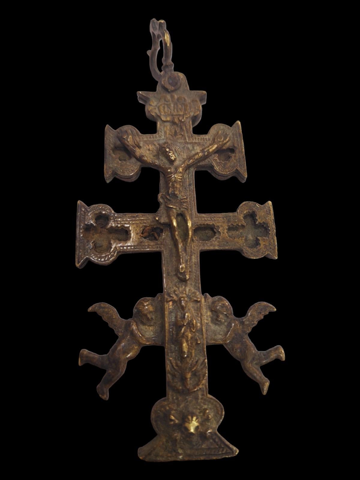Gothique Croix de Caravaca du XVIIe siècle en vente