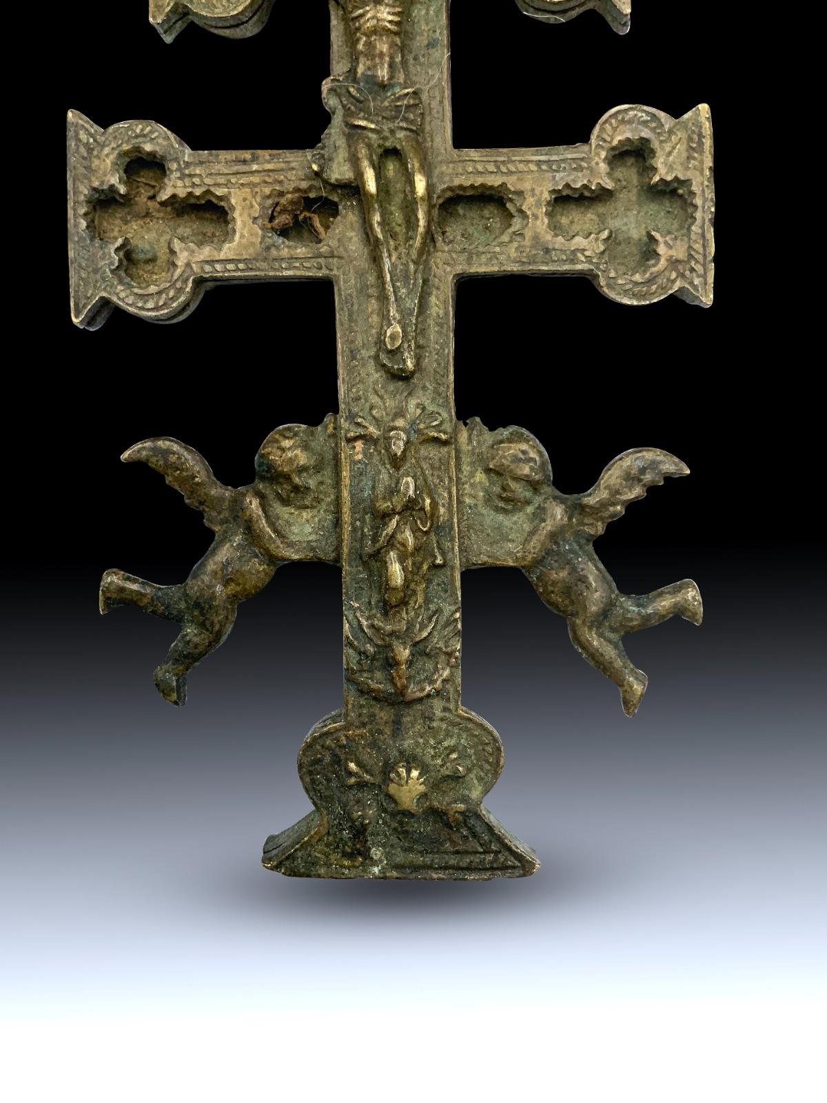 Kreuz von Caravaca aus dem 17. Jahrhundert (Italienisch) im Angebot