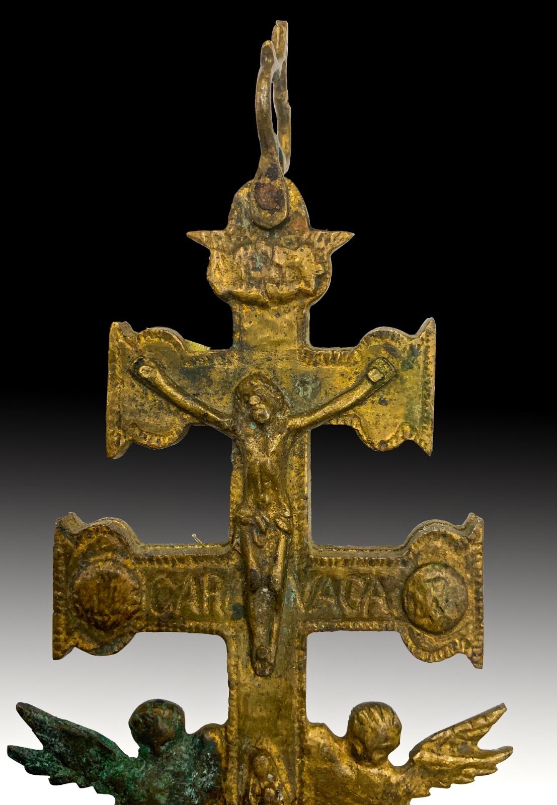 Gothique Croix de Caravaca du XVIIe siècle en vente