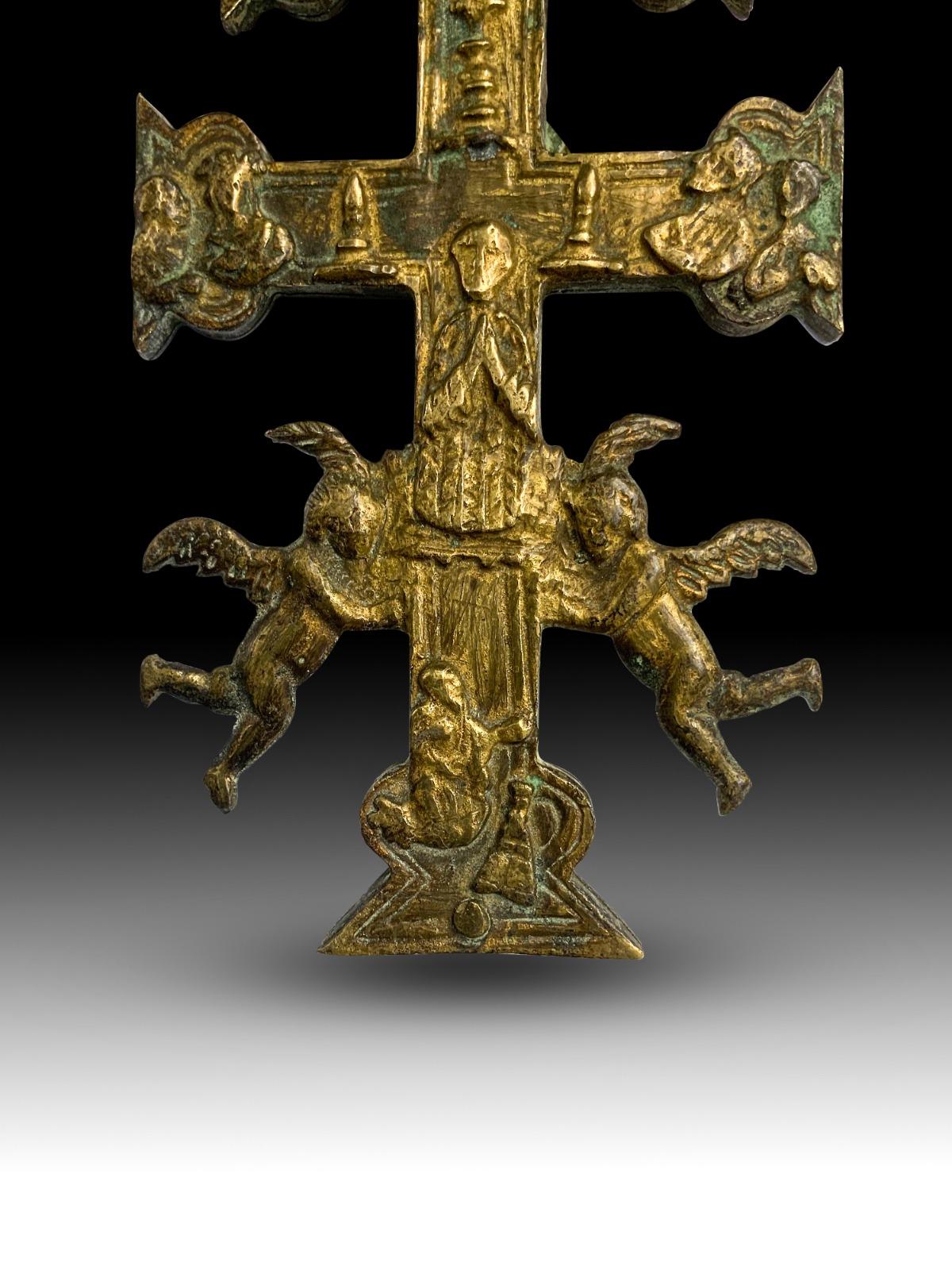 Kreuz von Caravaca aus dem 17. Jahrhundert (Handgefertigt) im Angebot
