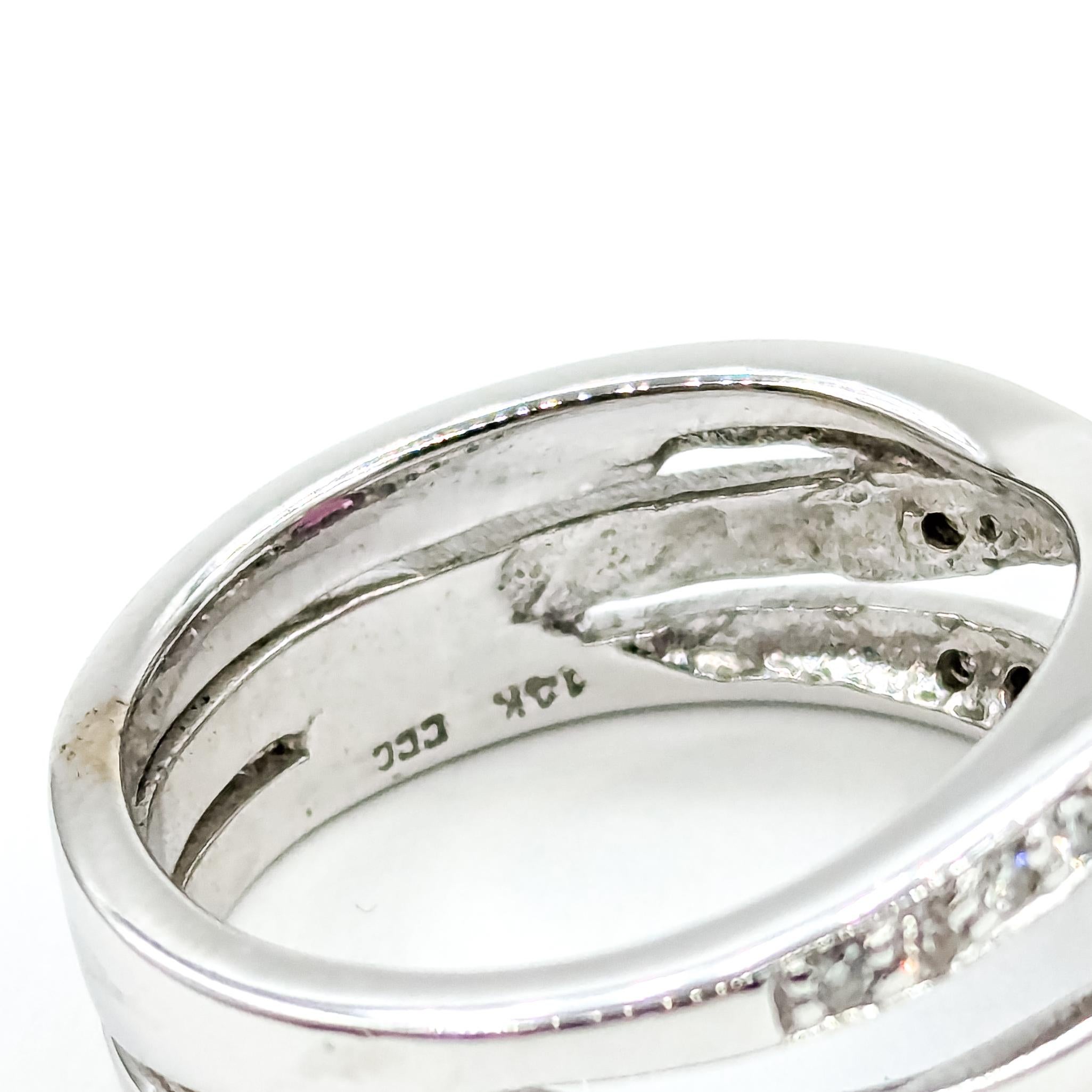 Cross Over Garnet & Diamond Ring in 14k im Angebot 4