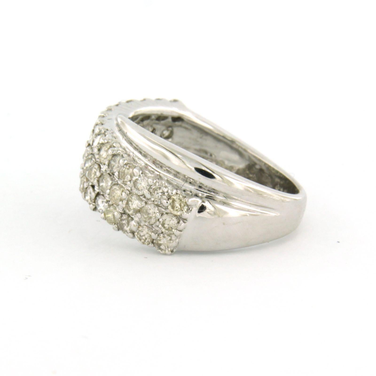 Anillo cruzado con diamantes talla brillante de hasta 1,00 ct Oro de 18k 5,4 gramos Moderno en venta