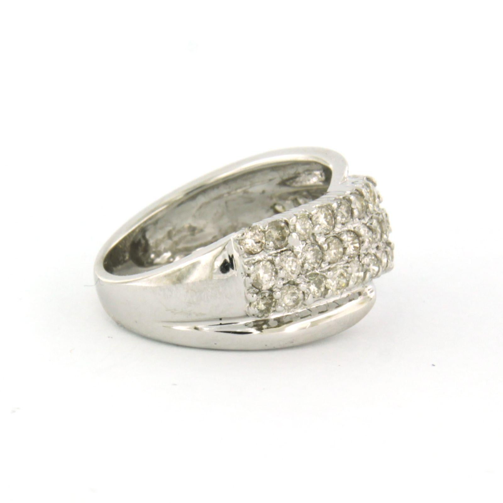 Anillo cruzado con diamantes talla brillante de hasta 1,00 ct Oro de 18k 5,4 gramos Corte brillante en venta