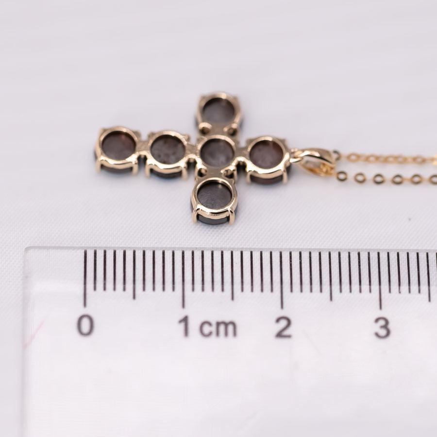 Pendentif croix en or jaune 14K avec doublet d'opales australiennes Neuf - En vente à Suwanee, GA