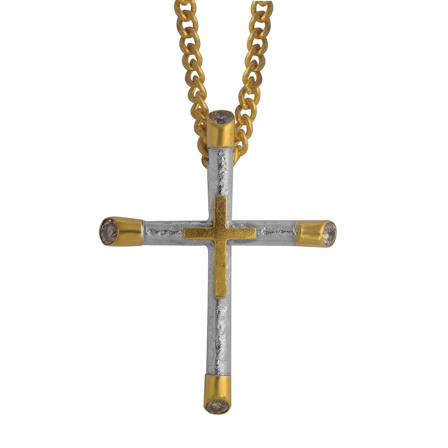 Taglio brillante Ciondolo a forma di croce con diamante in oro 18k e argento sterling in vendita