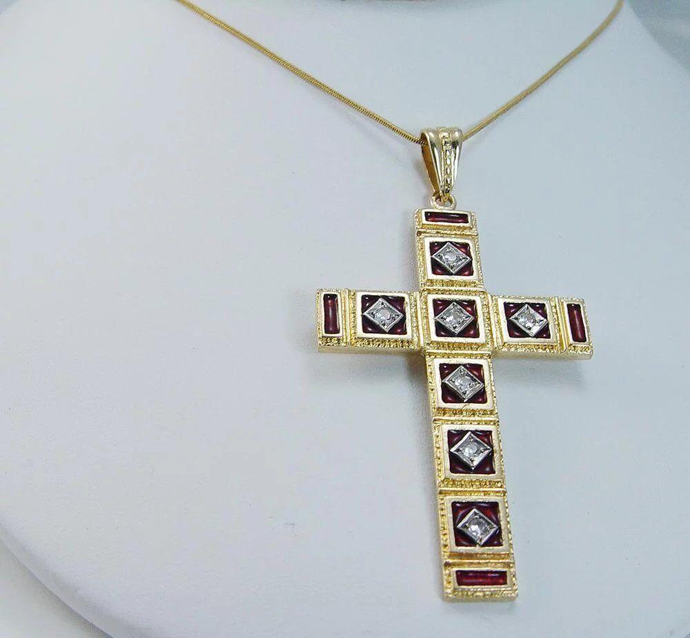 Round Cut Cross Pendant Diamond Enamel 18K Gold Vintage For Sale