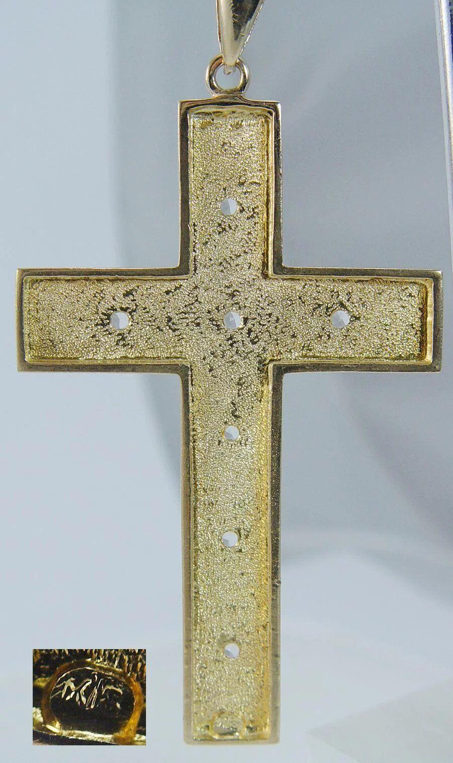 Cross Pendant Diamond Enamel 18K Gold Vintage For Sale 1
