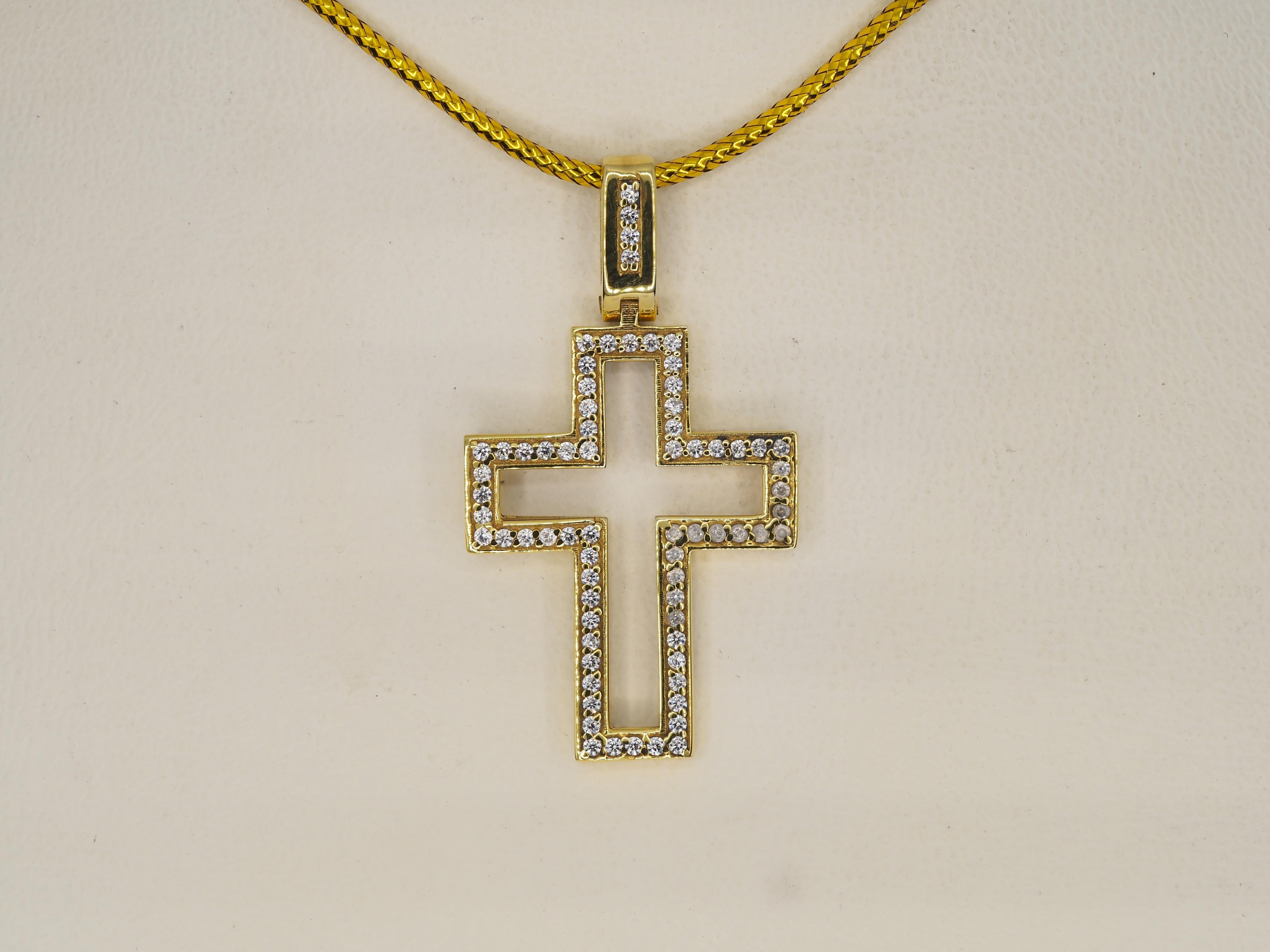 Moderno Ciondolo a forma di croce in oro 14k in vendita