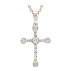 Cross-Anhänger aus 14 Karat Gelbgold mit 0,15 Karat Diamanten