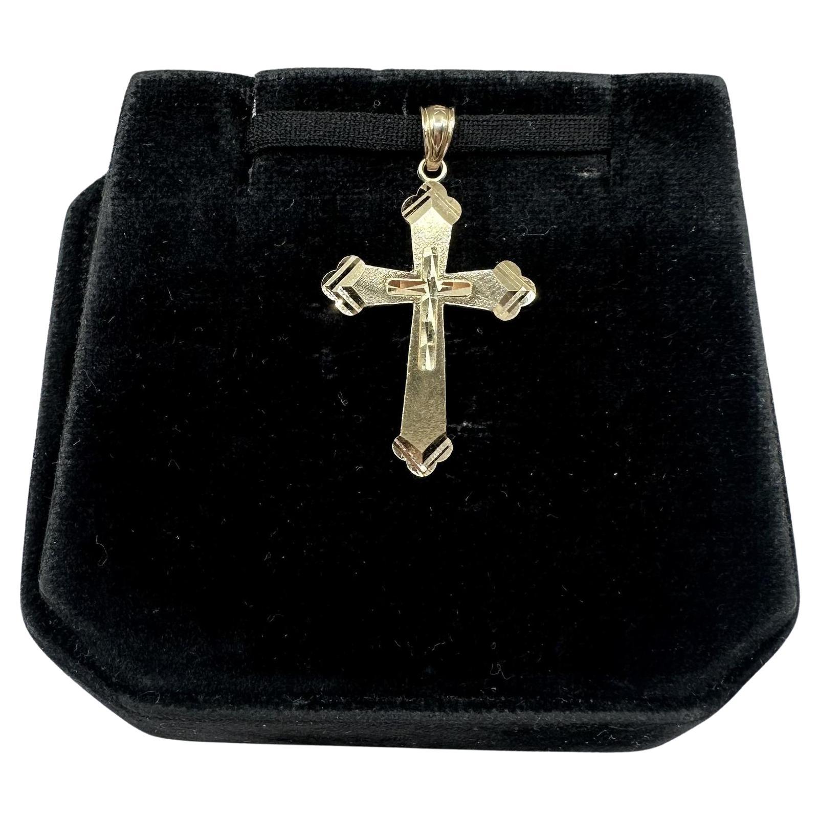Cross Pendant in 14kt Yellow Gold – 1.61g