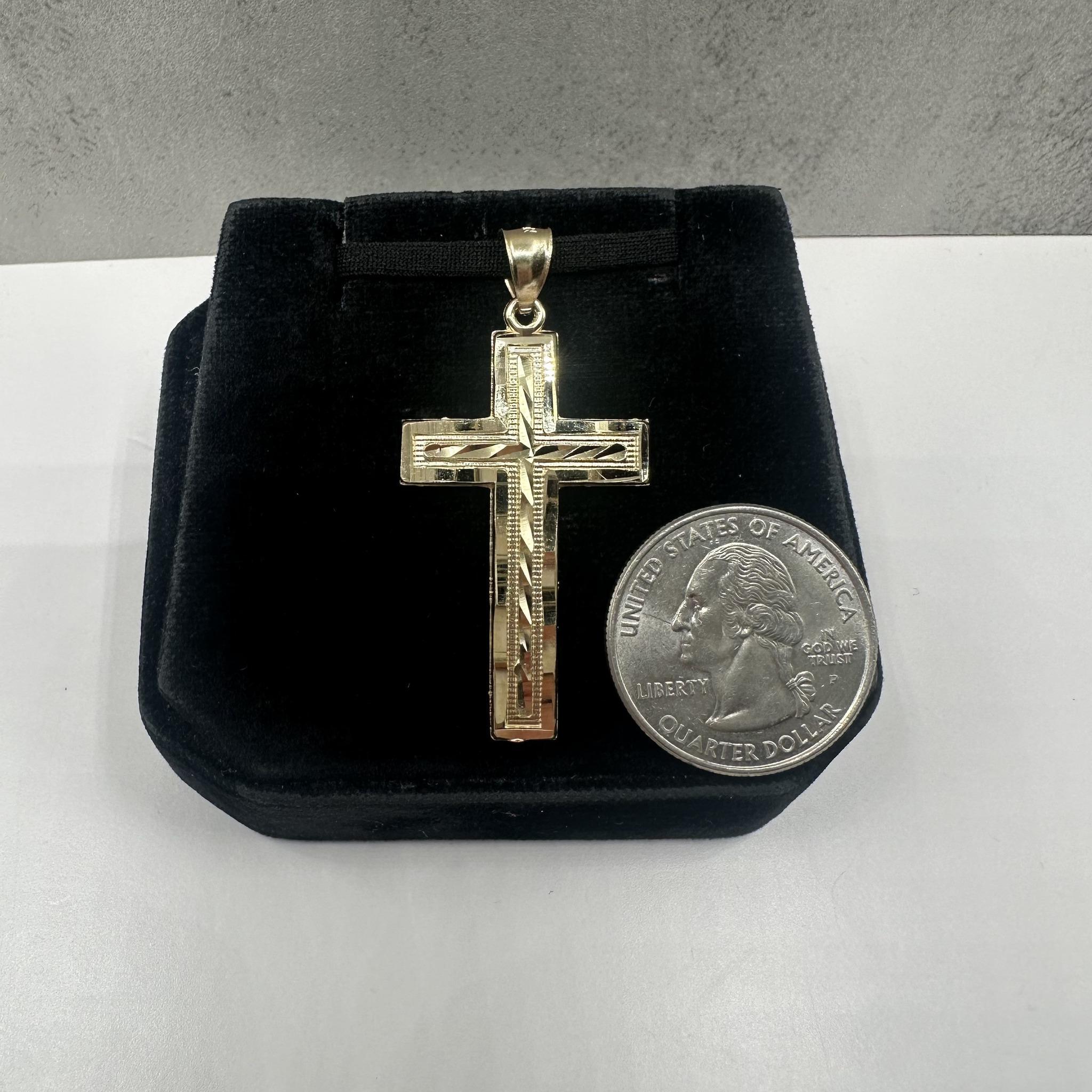 Women's or Men's Cross Pendant in 14kt Yellow Gold - 2.62g, Fits Small Chain, New Condition For Sale