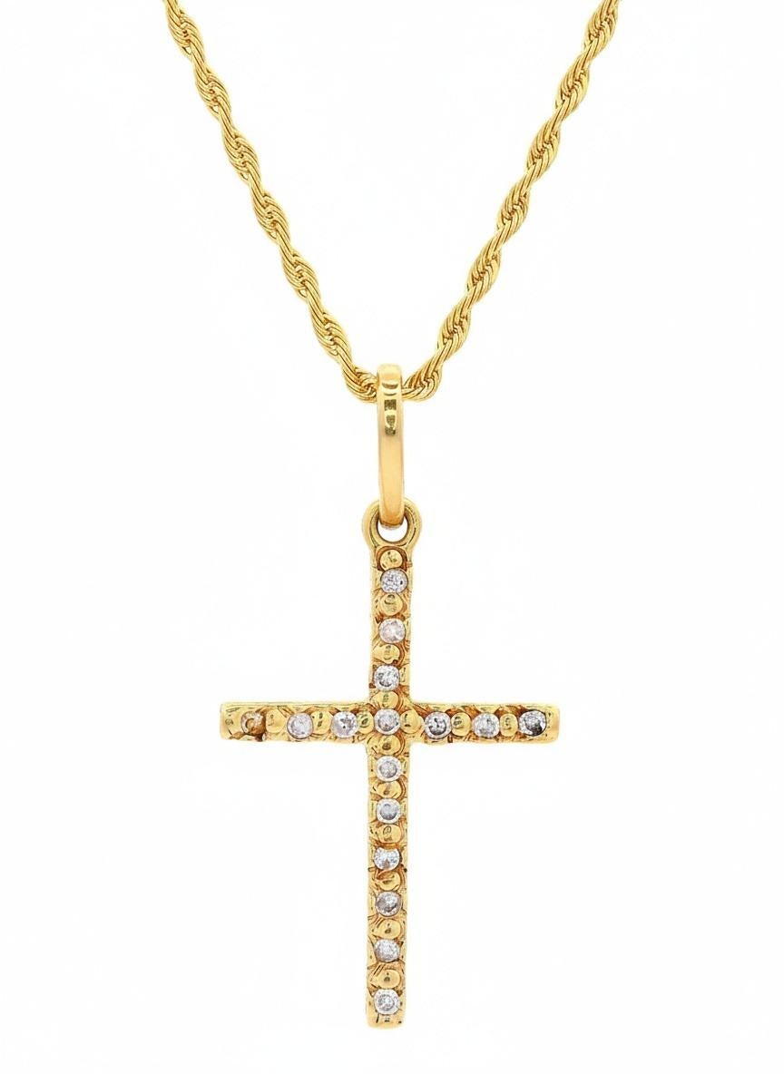Taille ronde Pendentif croix en or jaune 18kt avec diamants en vente