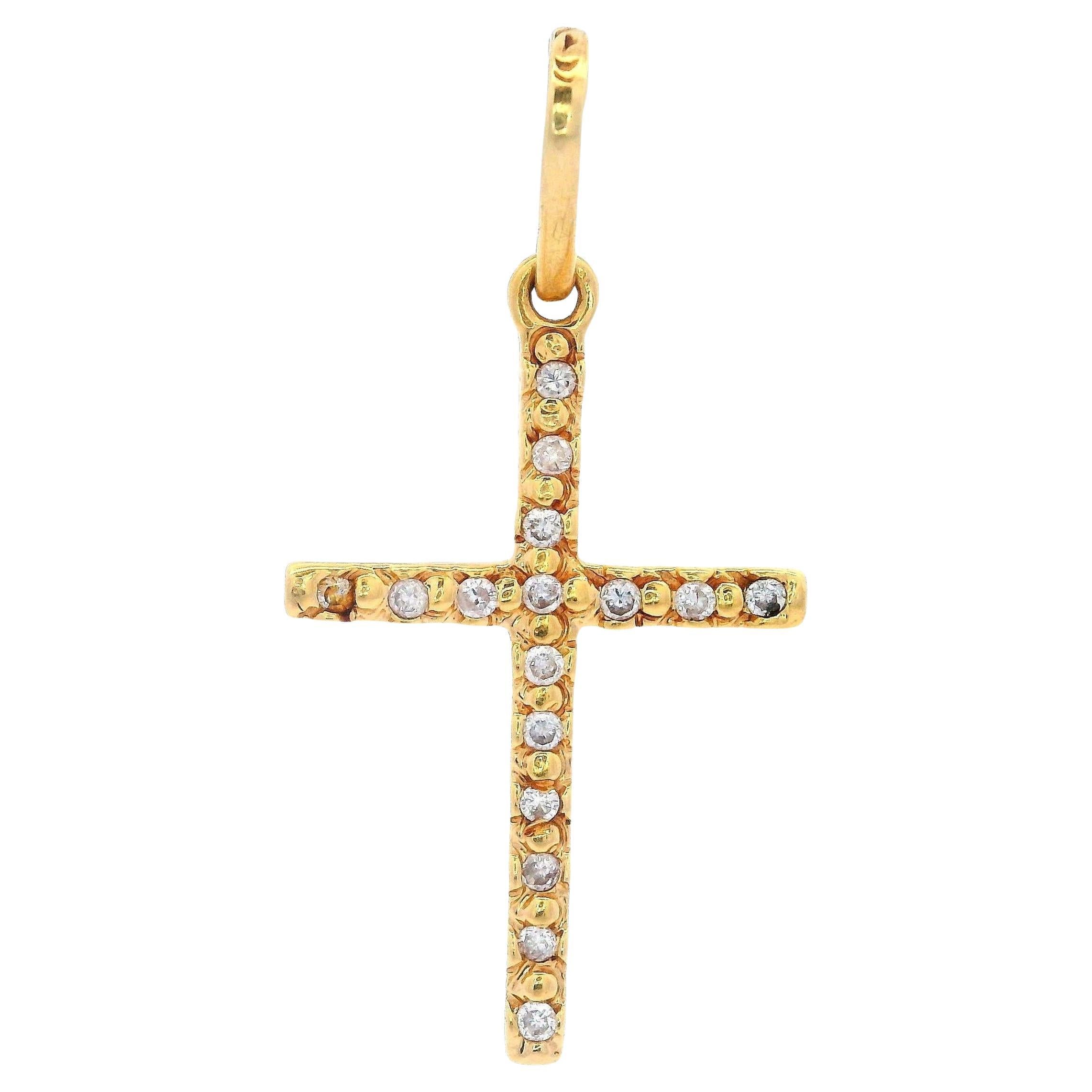 Ciondolo a forma di croce in oro giallo 18kt con diamanti
