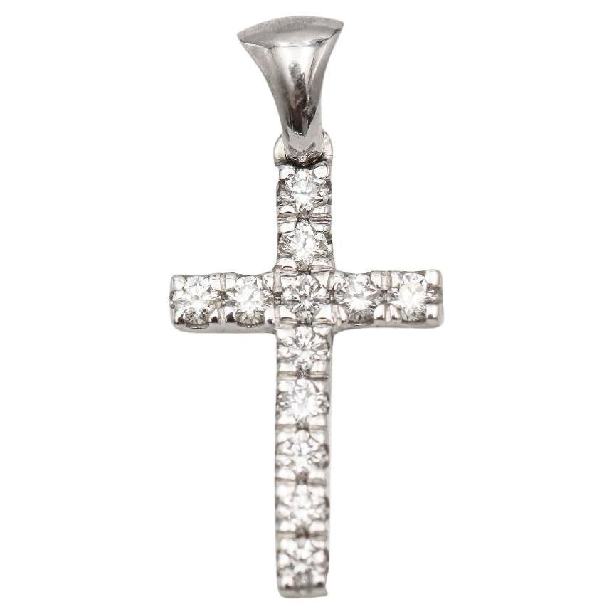 CROSS Pendant in Diamonds and White Gold
