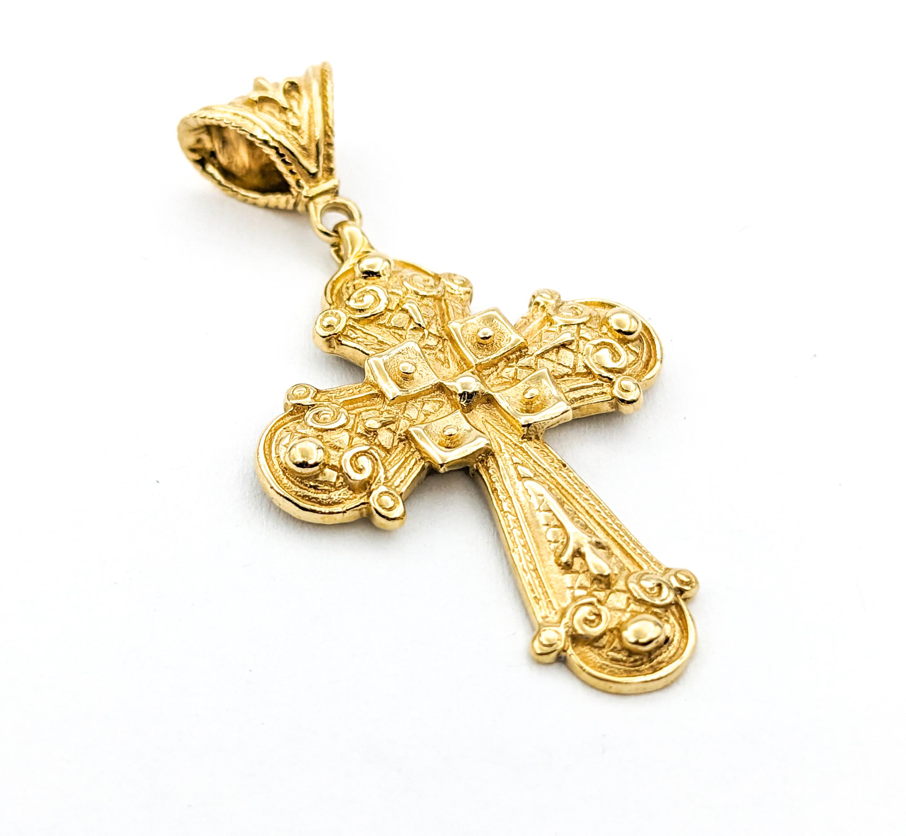 Cross Pendant In Yellow Gold In Excellent Condition For Sale In Bloomington, MN