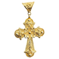 Vintage Cross Pendant In Yellow Gold