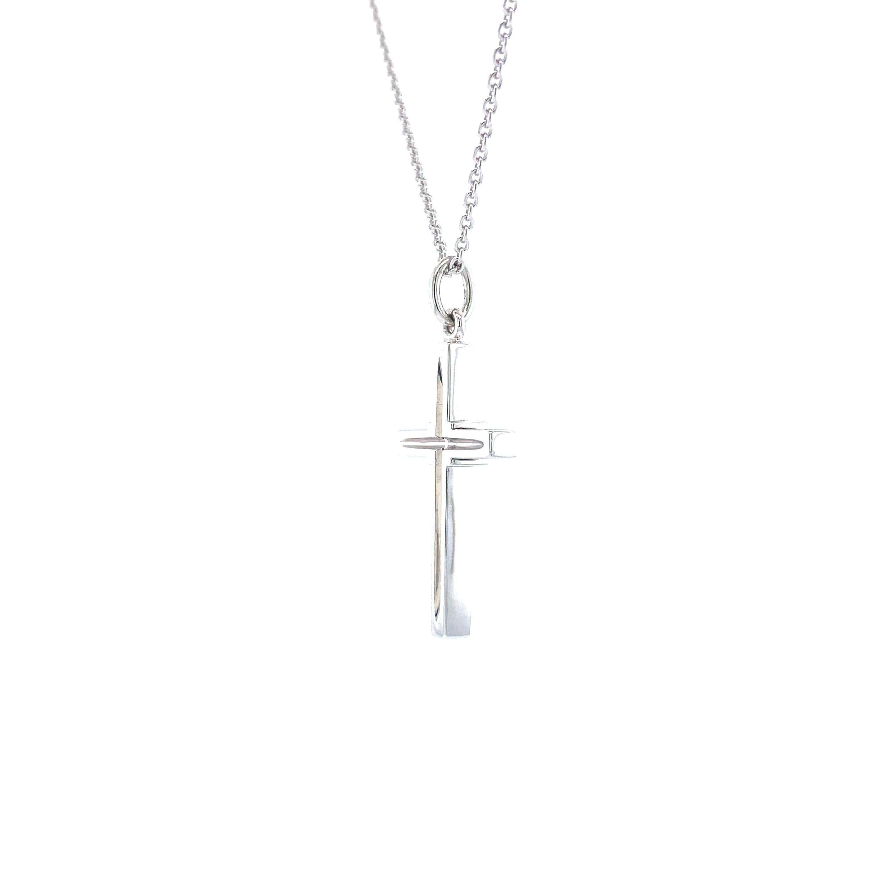 Contemporary Cross Pendant Necklace - 18k White Gold - 21 Diamonds total 0.25 ct H VS  For Sale