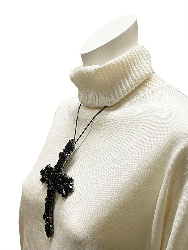 Cross pendant necklace by Gianfranco Ferré, Italy For Sale 1