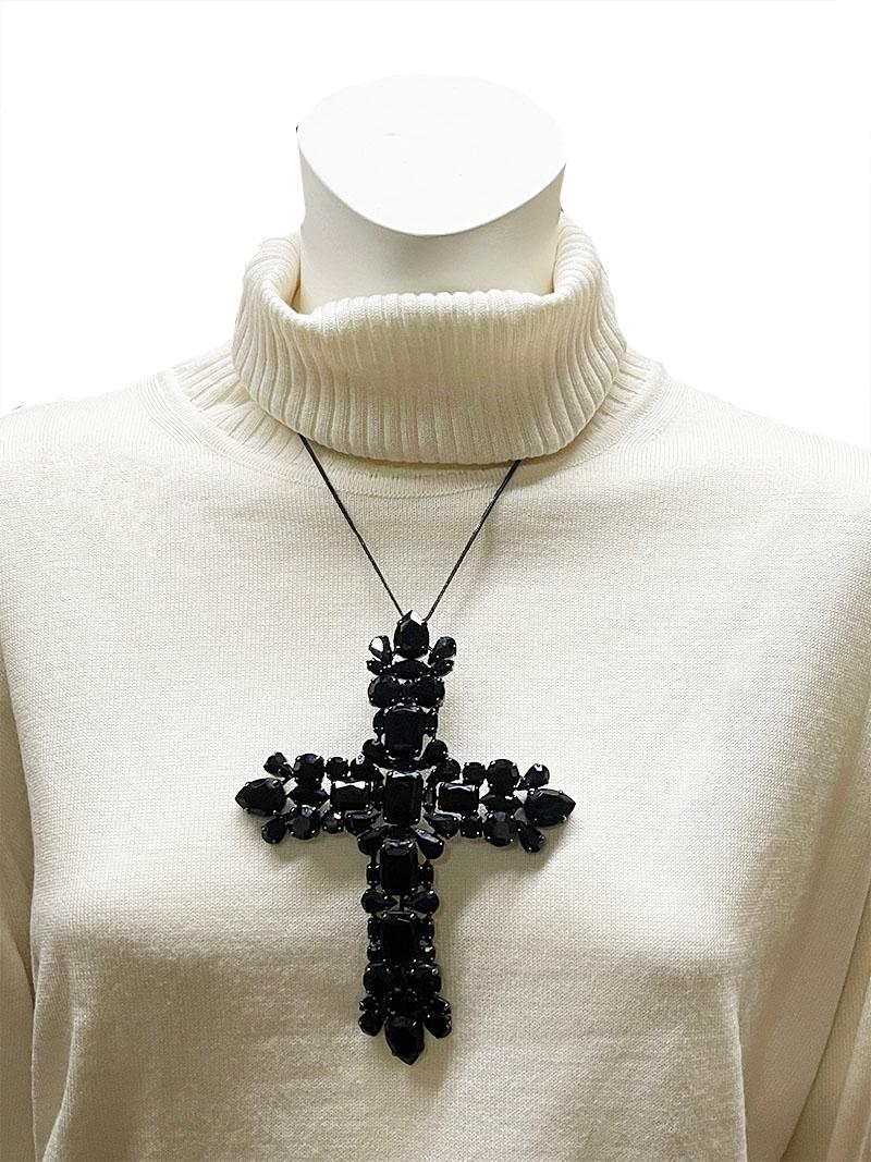 Cross pendant necklace by Gianfranco Ferré, Italy For Sale 2