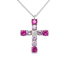 Cross pendant necklace