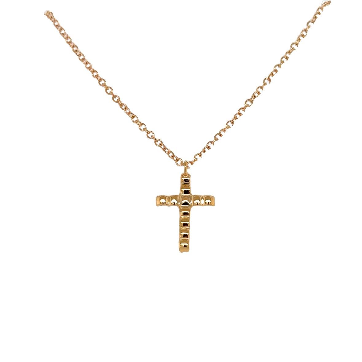 Round Cut Cross pendant necklace For Sale