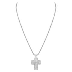 Collier à pendentif en forme de croix