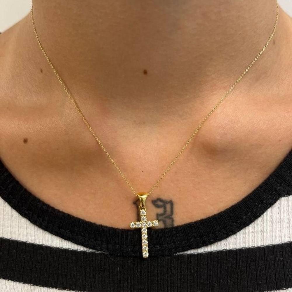 Donna Collana con ciondolo CROSS in oro e diamanti in vendita