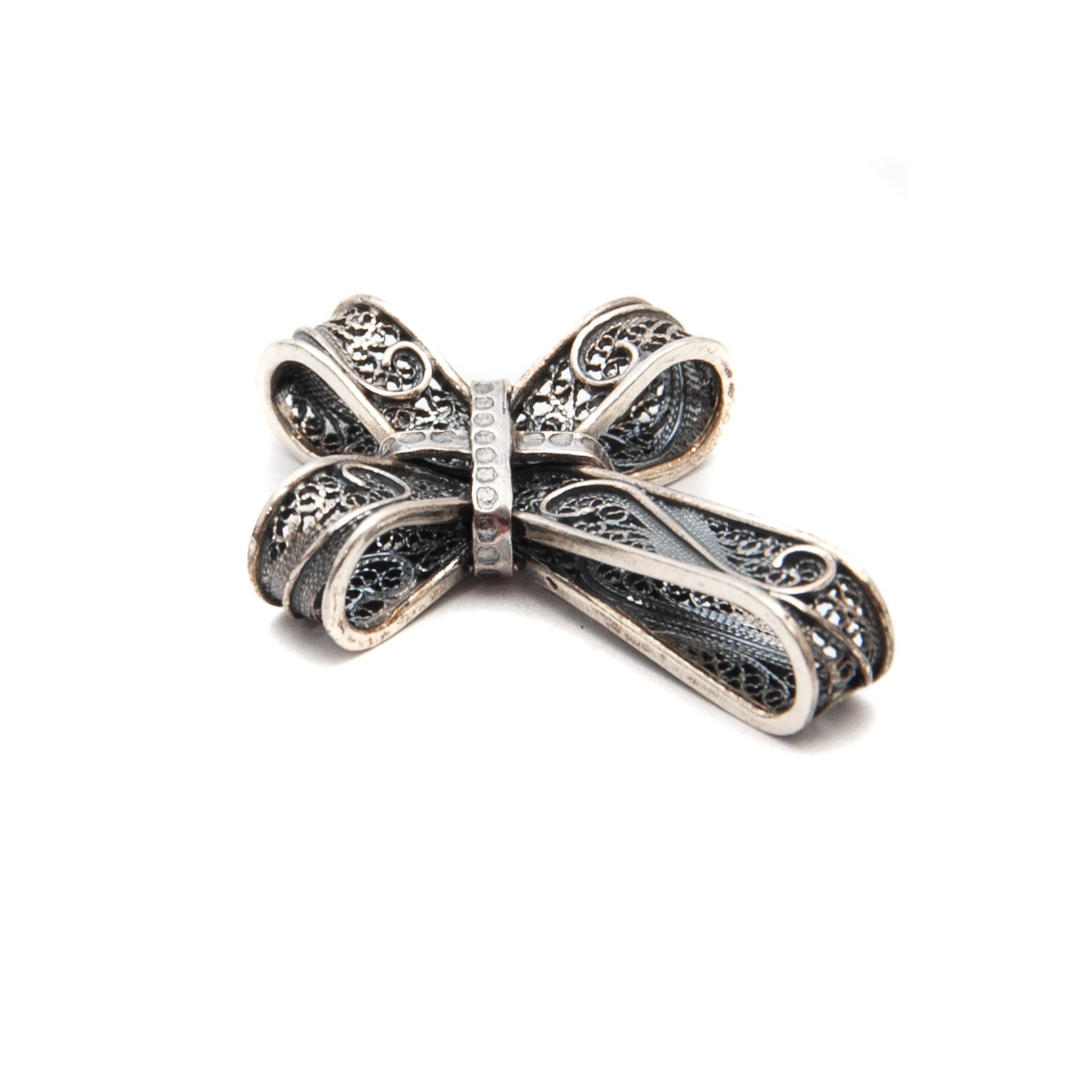vintage silver cross pendant