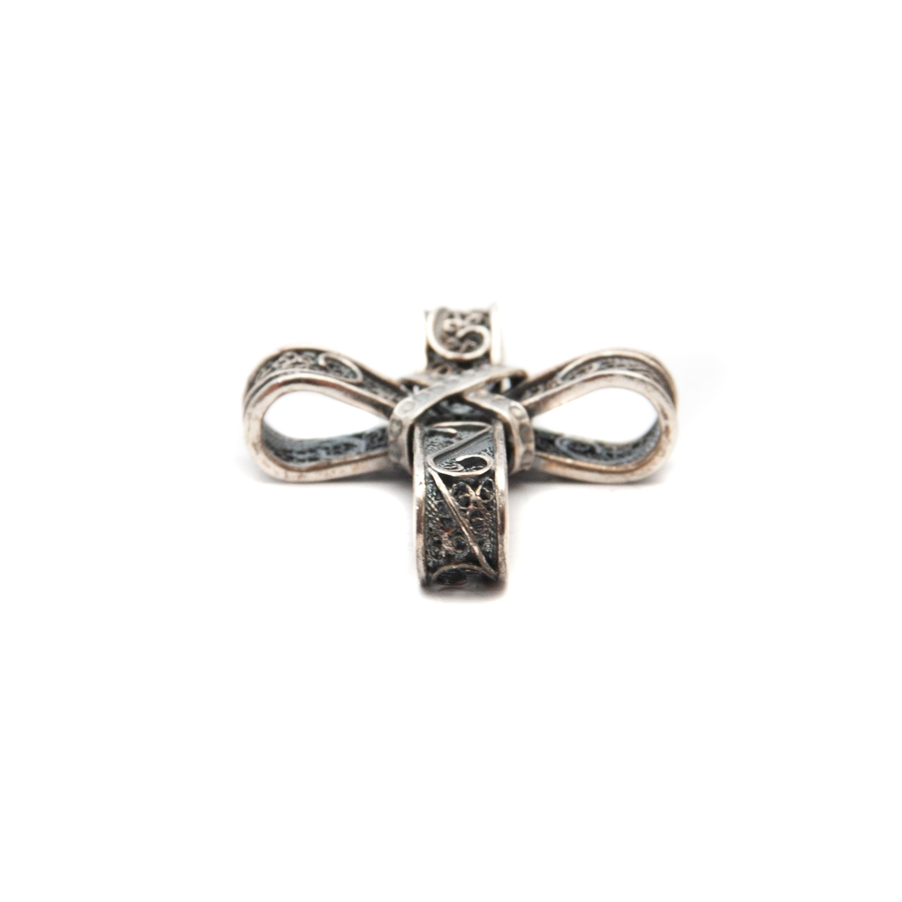 Early 20th-Century Silver Openwork Filigree Cross Pendant  In Good Condition In Rotterdam, NL