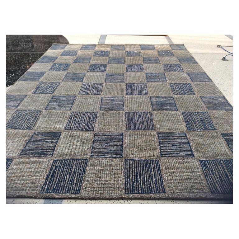 Cross Weave Tufted Rug For Sale at 1stDibs