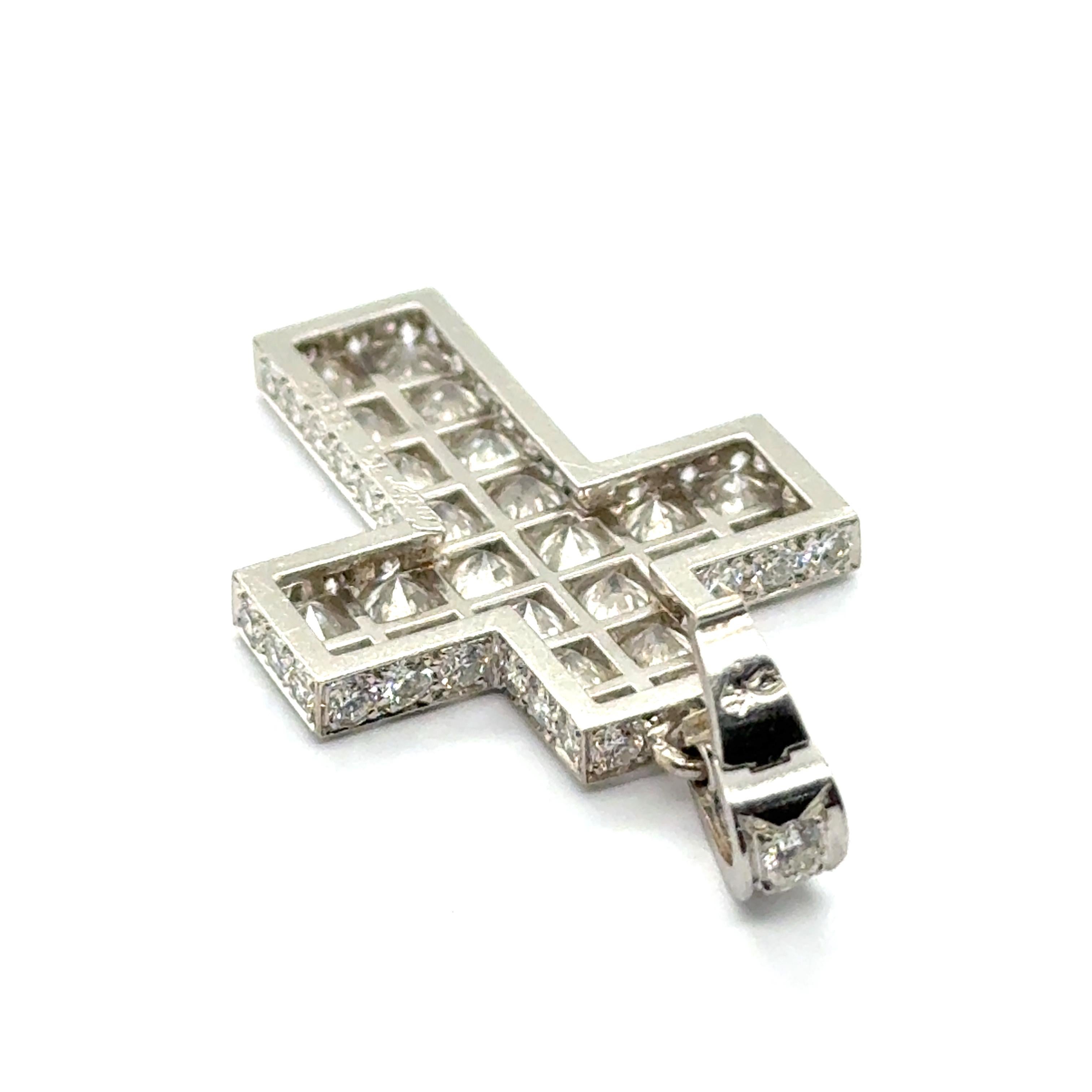 Croce con diamanti in oro bianco 18 carati di Cartier in vendita 1
