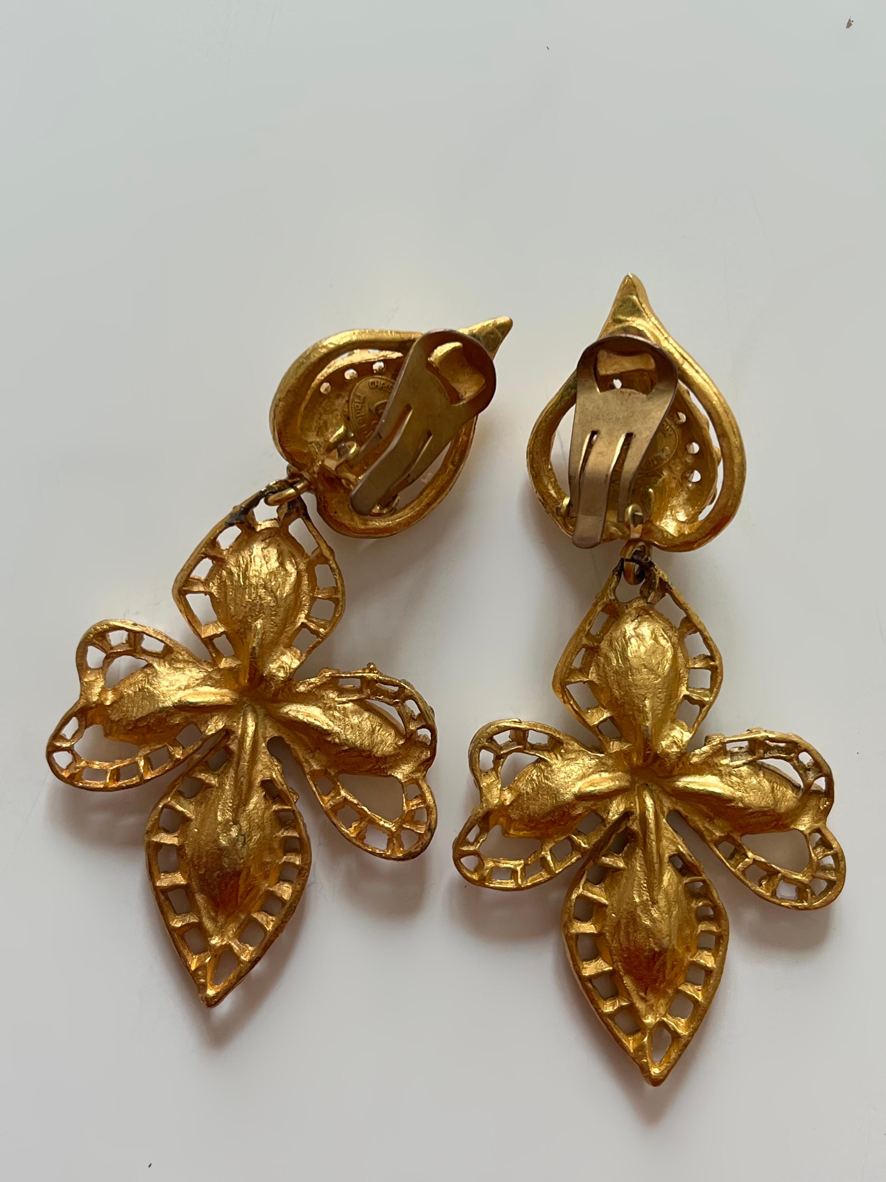 Cross witn zircon gold-toned earrings by CHRISTIAN LACROIX In Excellent Condition For Sale In PARIS, FR