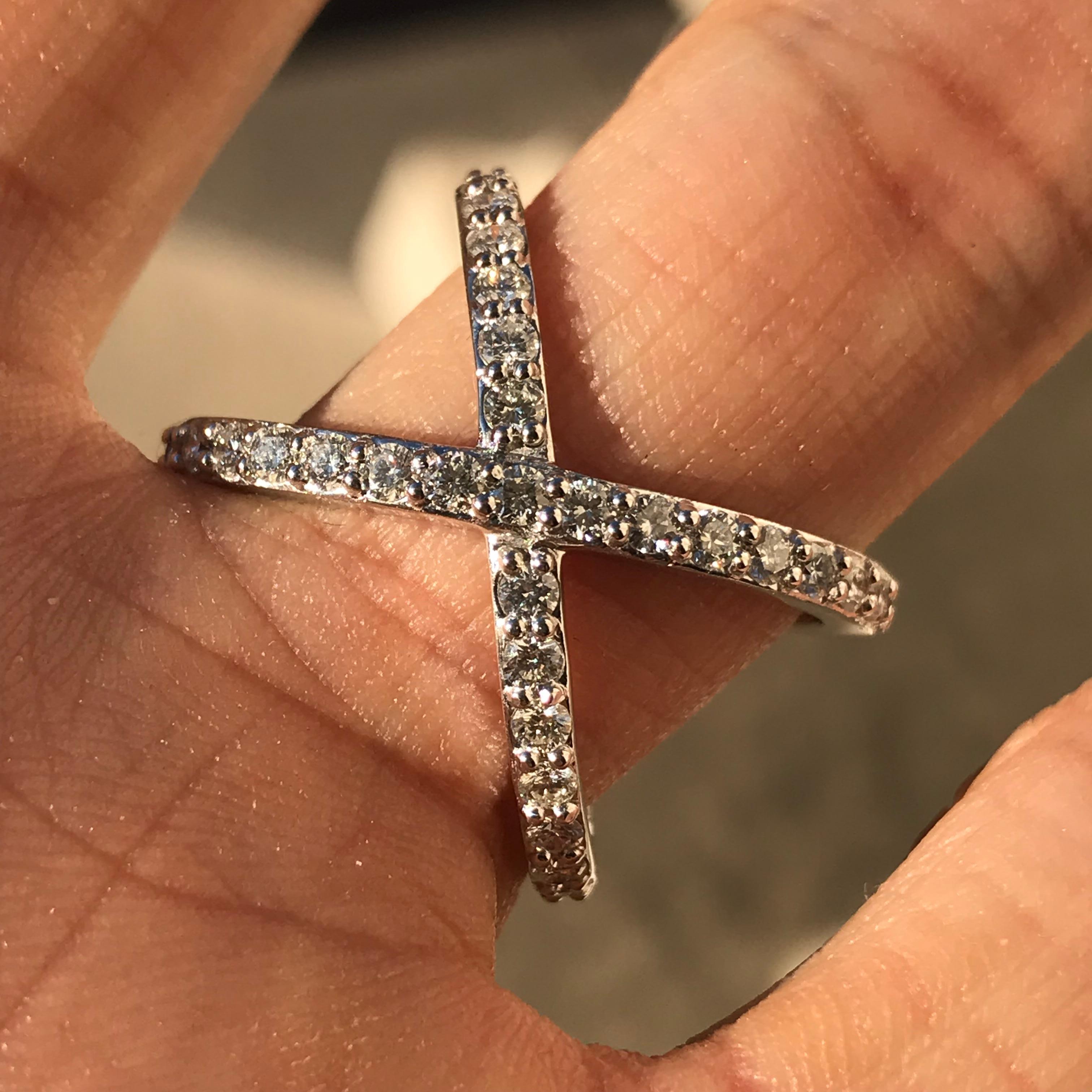 Cross X Diamant Hochzeit Eternity Band 0,91 Karat, 18 Karat W, Ben-Dannie Damen im Angebot