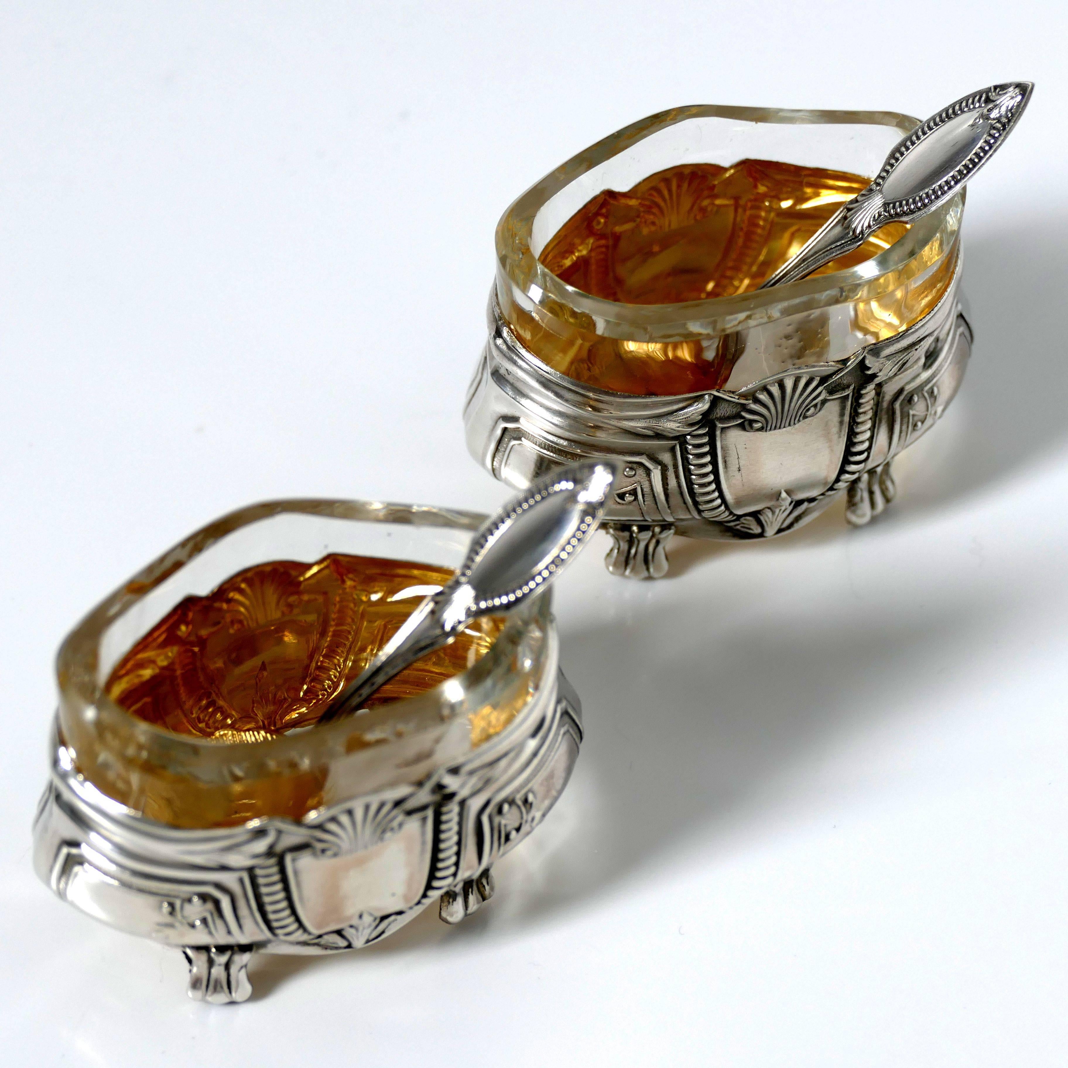 Crossard French Sterling Silver 18 Karat Gold Salt Cellars Pair, Spoons, Box In Good Condition For Sale In TRIAIZE, PAYS DE LOIRE