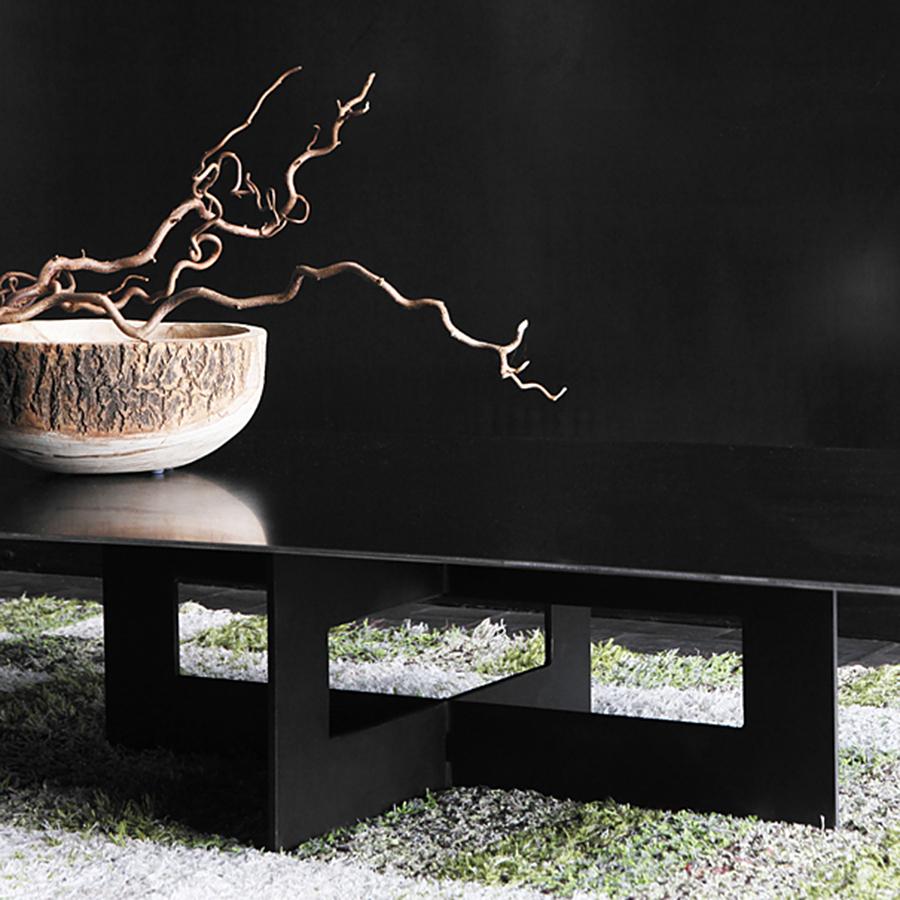 Crossed Steel Coffee Table In New Condition For Sale In Paris, FR