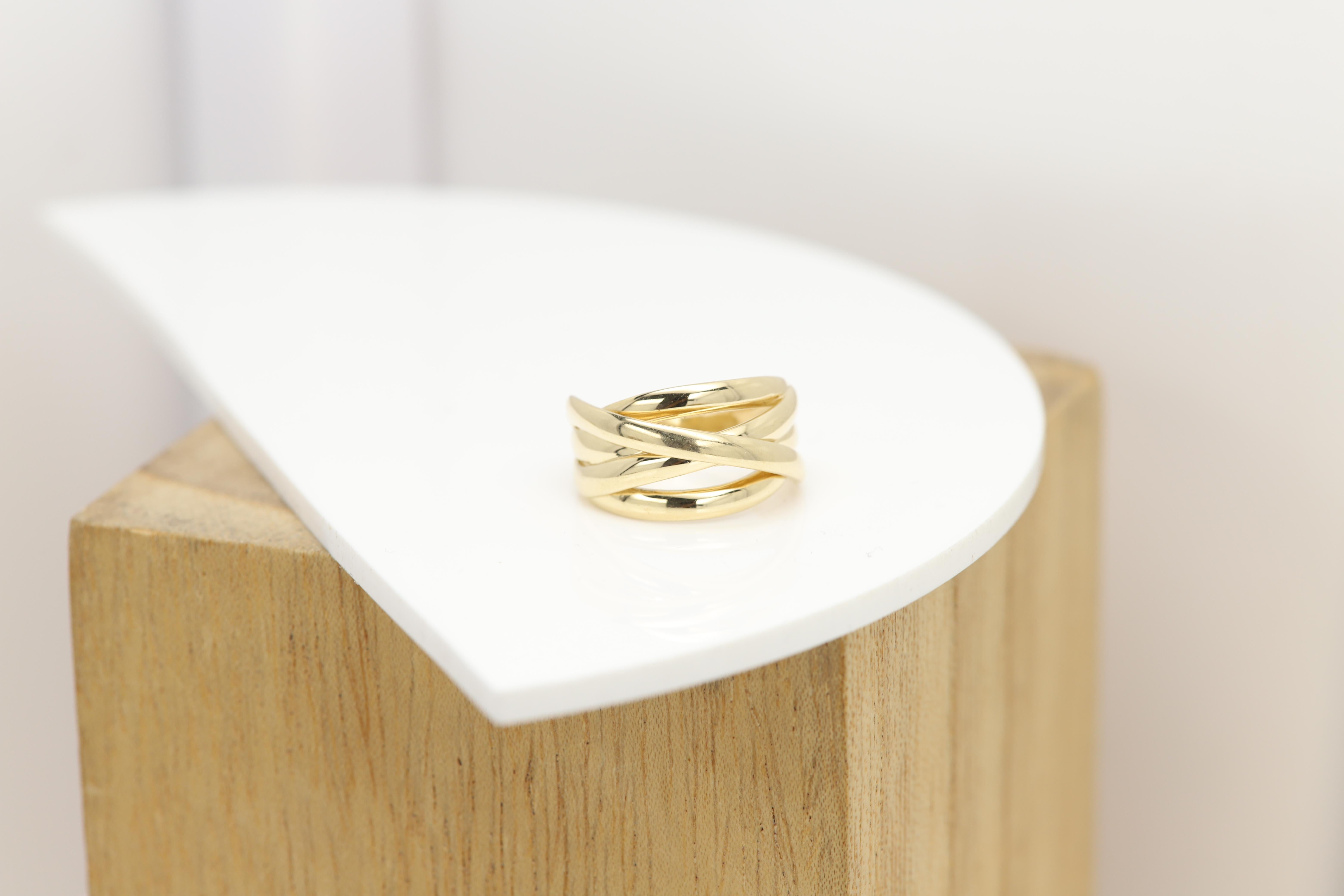 Nuovo anello di tendenza con design crossover
oro giallo 14k
Vero oro massiccio
Stile anello / fascia
Peso approssimativo: 4,2 grammi
Peso complessivamente contenuto rispetto alle dimensioni
Larghezza circa: 12 mm
Misura delle dita 7,5 ed è