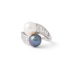 Crossover Pearls Diamond Platinum Ring