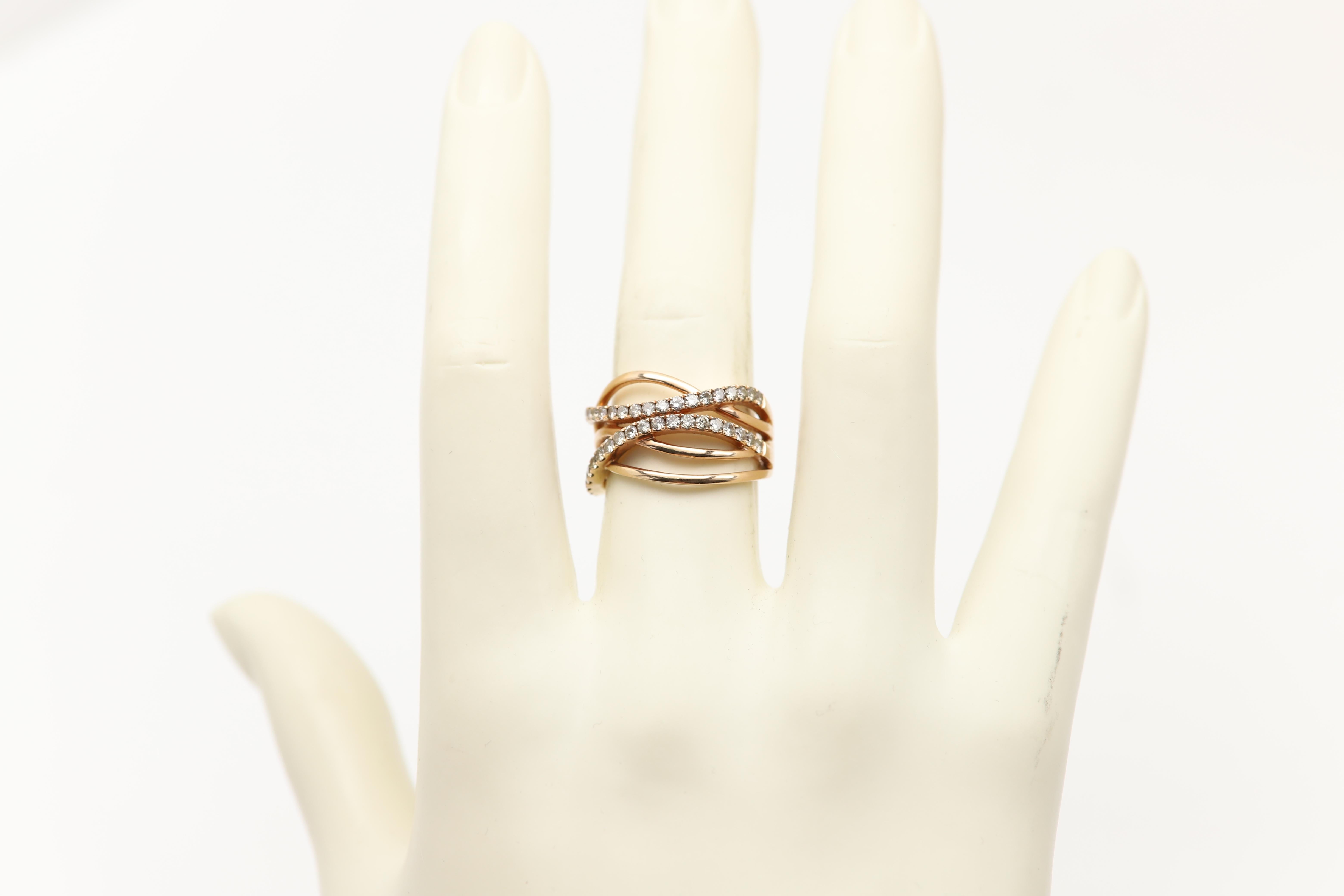 Anillo Cruzado Diamantes Naturales Oro Rosa 14 Kilates dedo talla 8 en venta 3