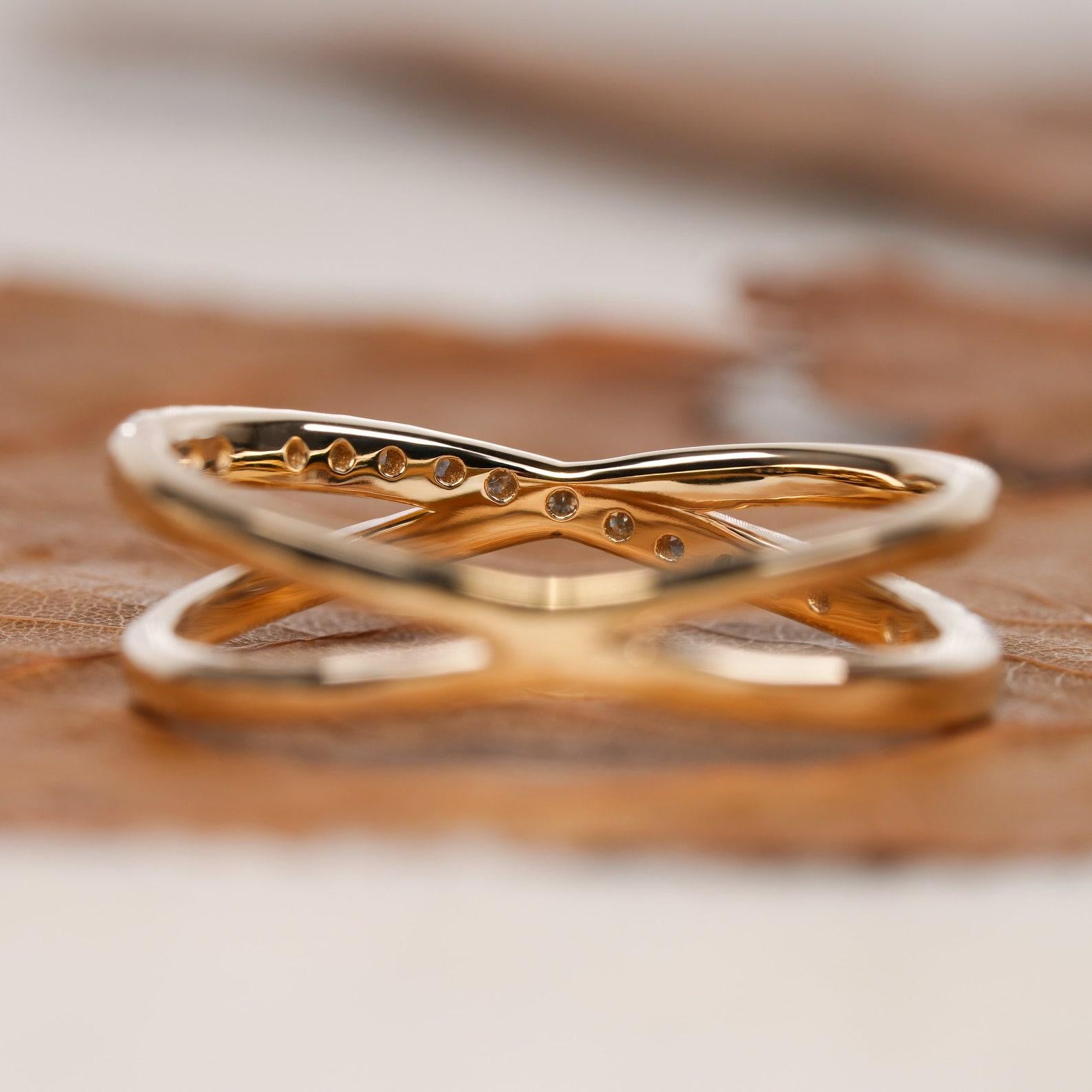 Crossover Round Natural Wedding Ring Diamond Ring 14k Gold Anniversary Gift. 

Diamond Weight : 0.22 CT


A P P R O X T I M E

All items are custom made to order. Our approx time is about 6 - 10 business days. This can change during peak