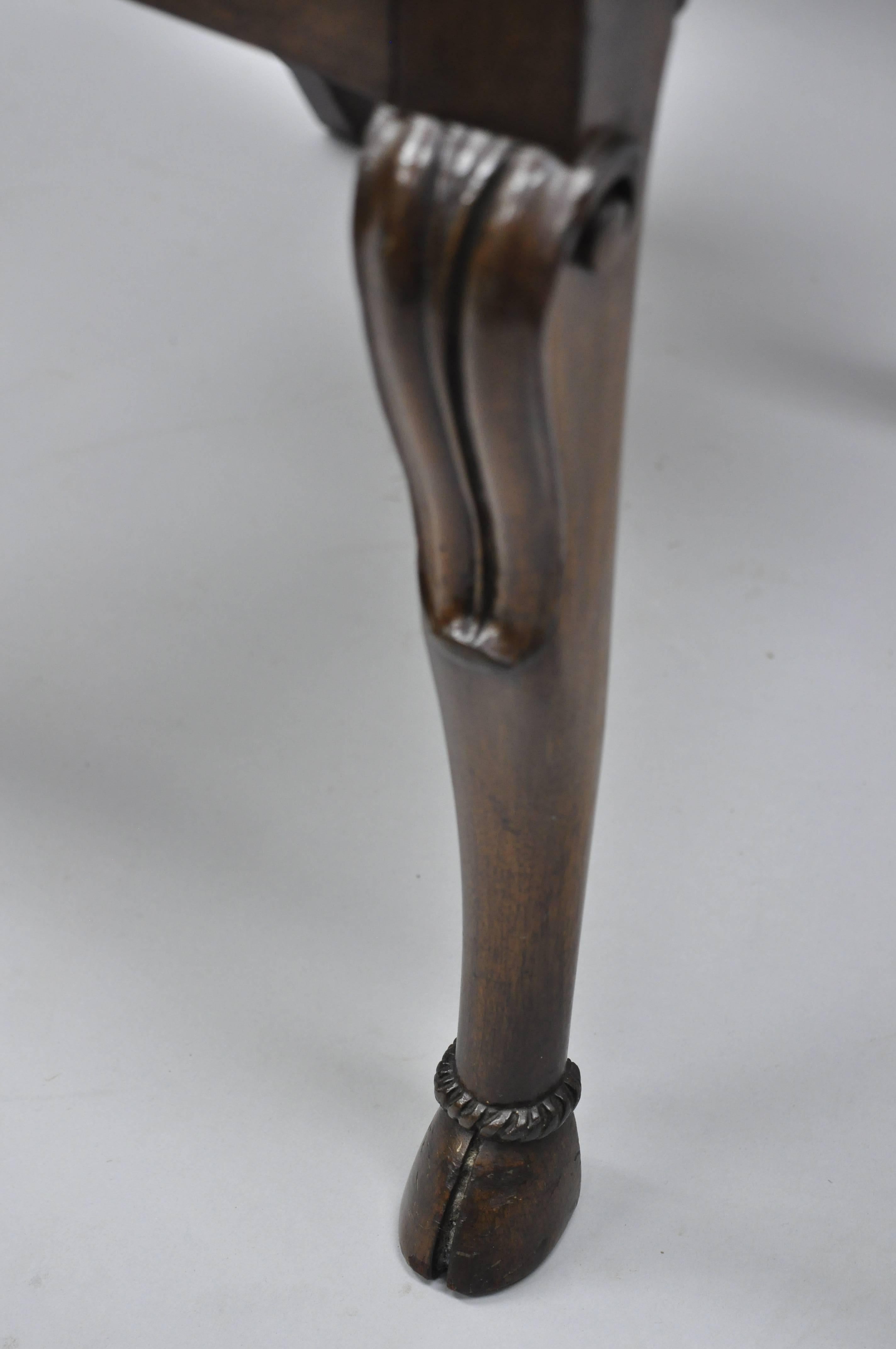 Ensemble de 6 chaises de salle à manger à pieds sabres en acajou crocheté de style Regency Klismos 8