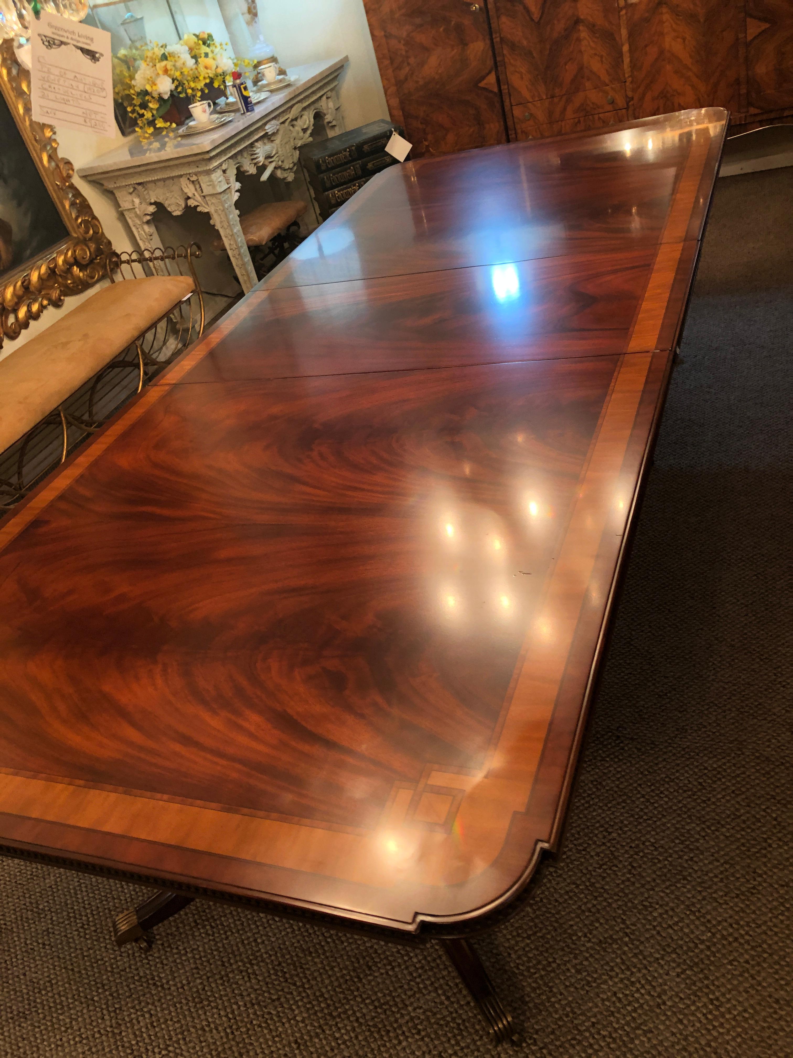 Crotch Mahogany Satinwood Banded Double Pedestal Quad Leg Dining Table In Good Condition In Stamford, CT
