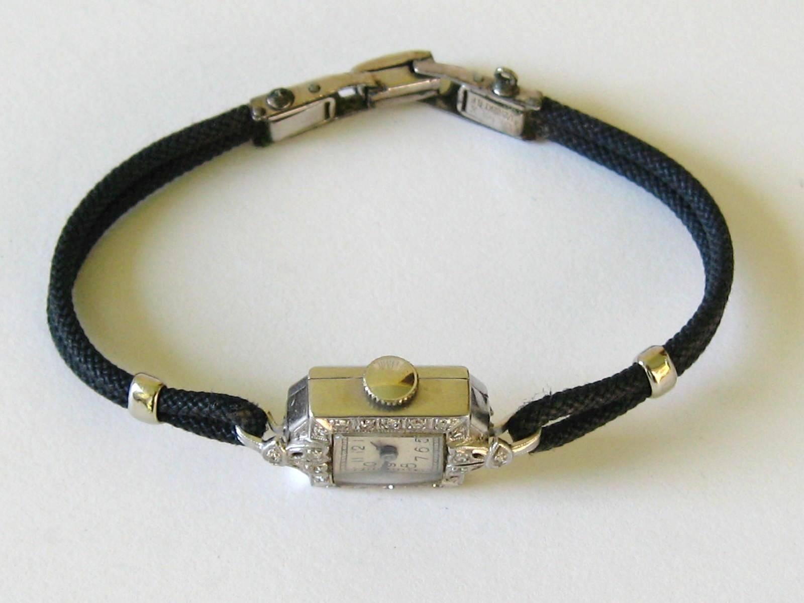 Art déco Montre-bracelet Croton pour femme en platine et diamants, années 1920 en vente