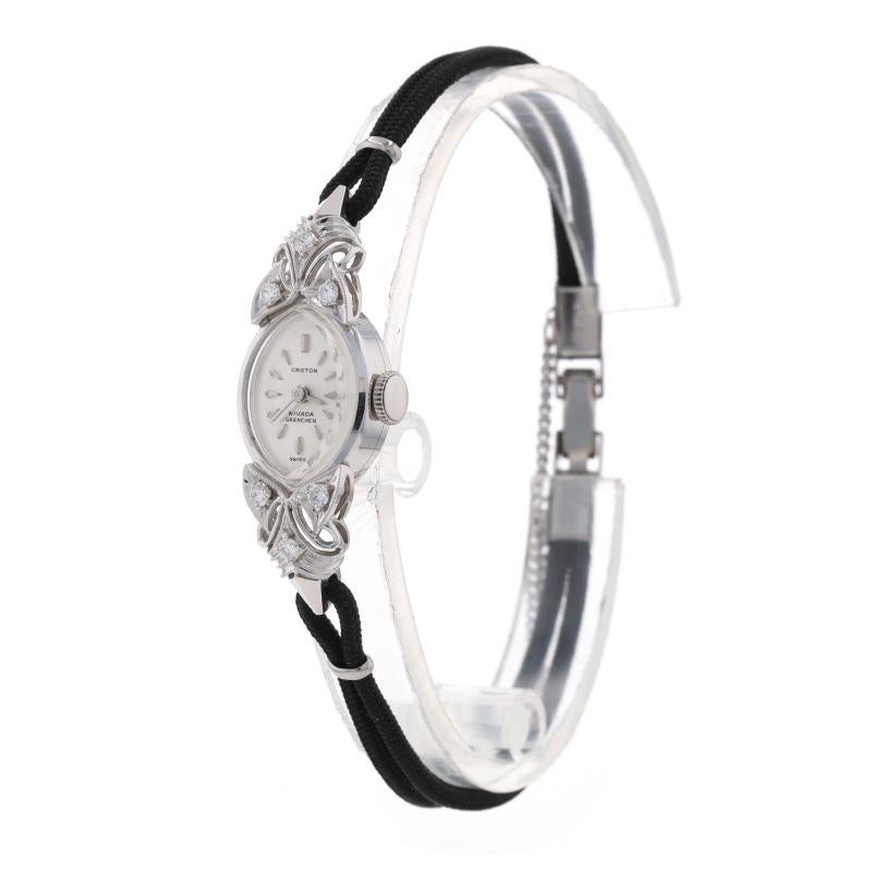Taille ronde Croton Nivada Montre-bracelet vintage pour femmes en or blanc 14 carats mécanique 1YrWty en vente