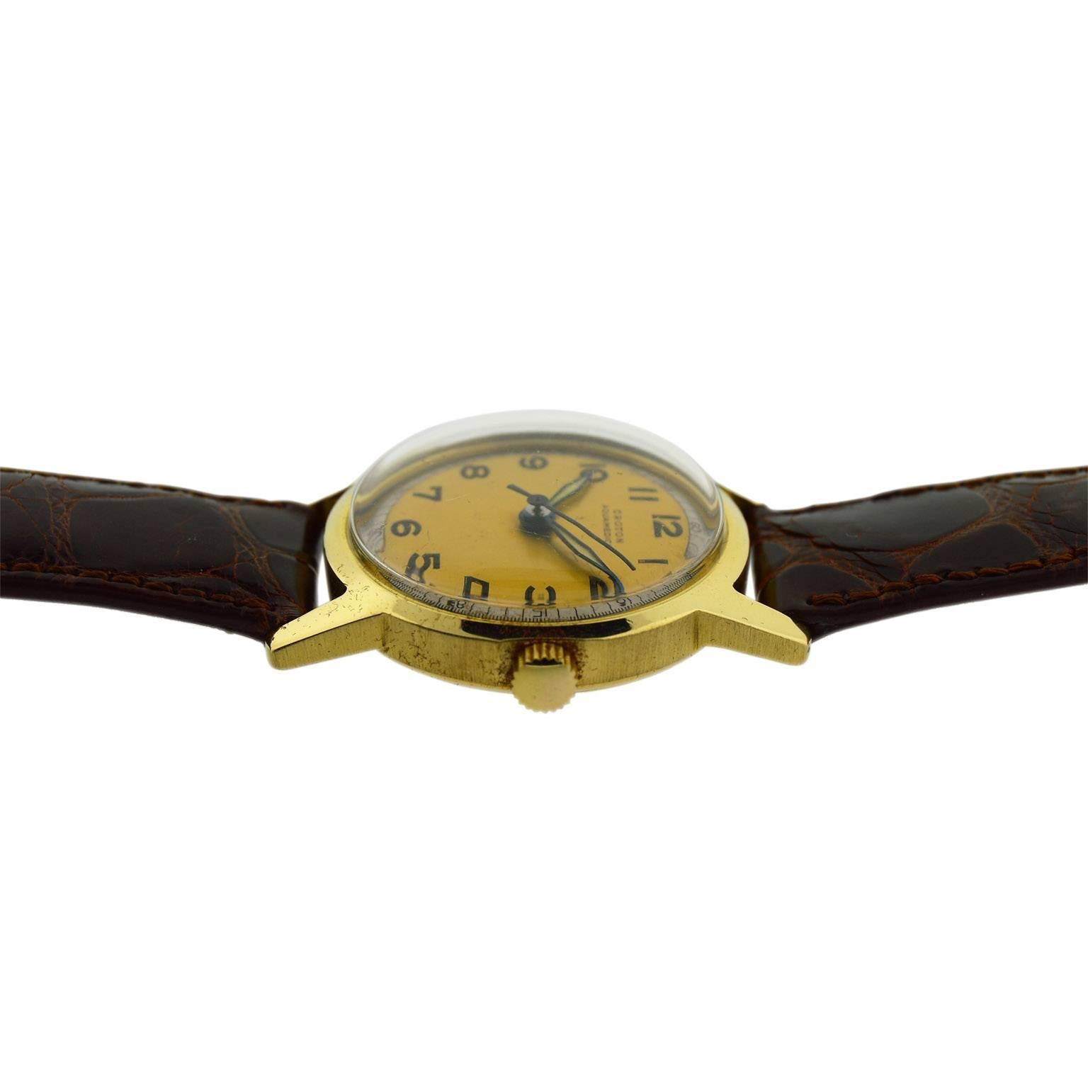 Croton Yellow Gold Aquamedico Original Dial Manual Wind Watch, 1950s In Excellent Condition For Sale In Long Beach, CA