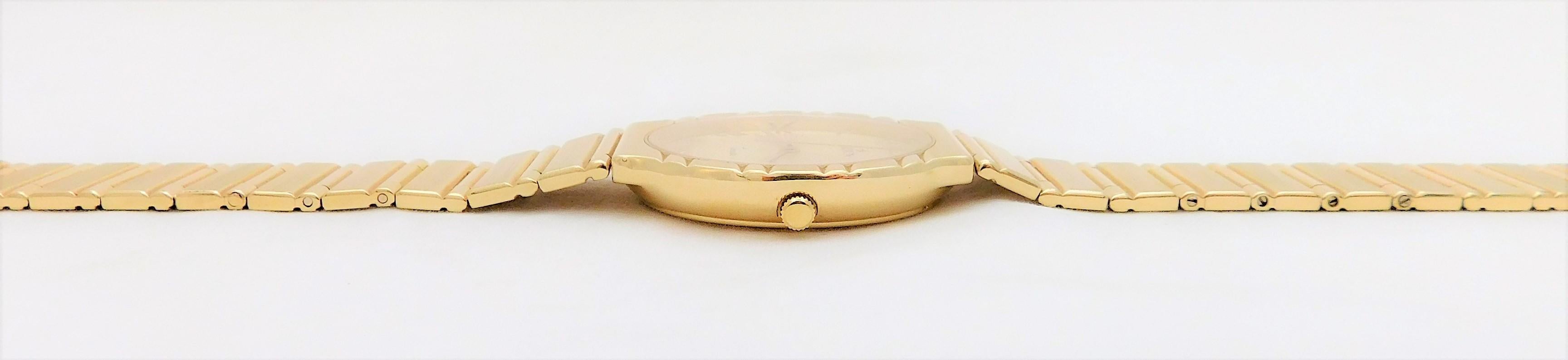 Croton Yellow Gold Vintage quartz Wristwatch 10