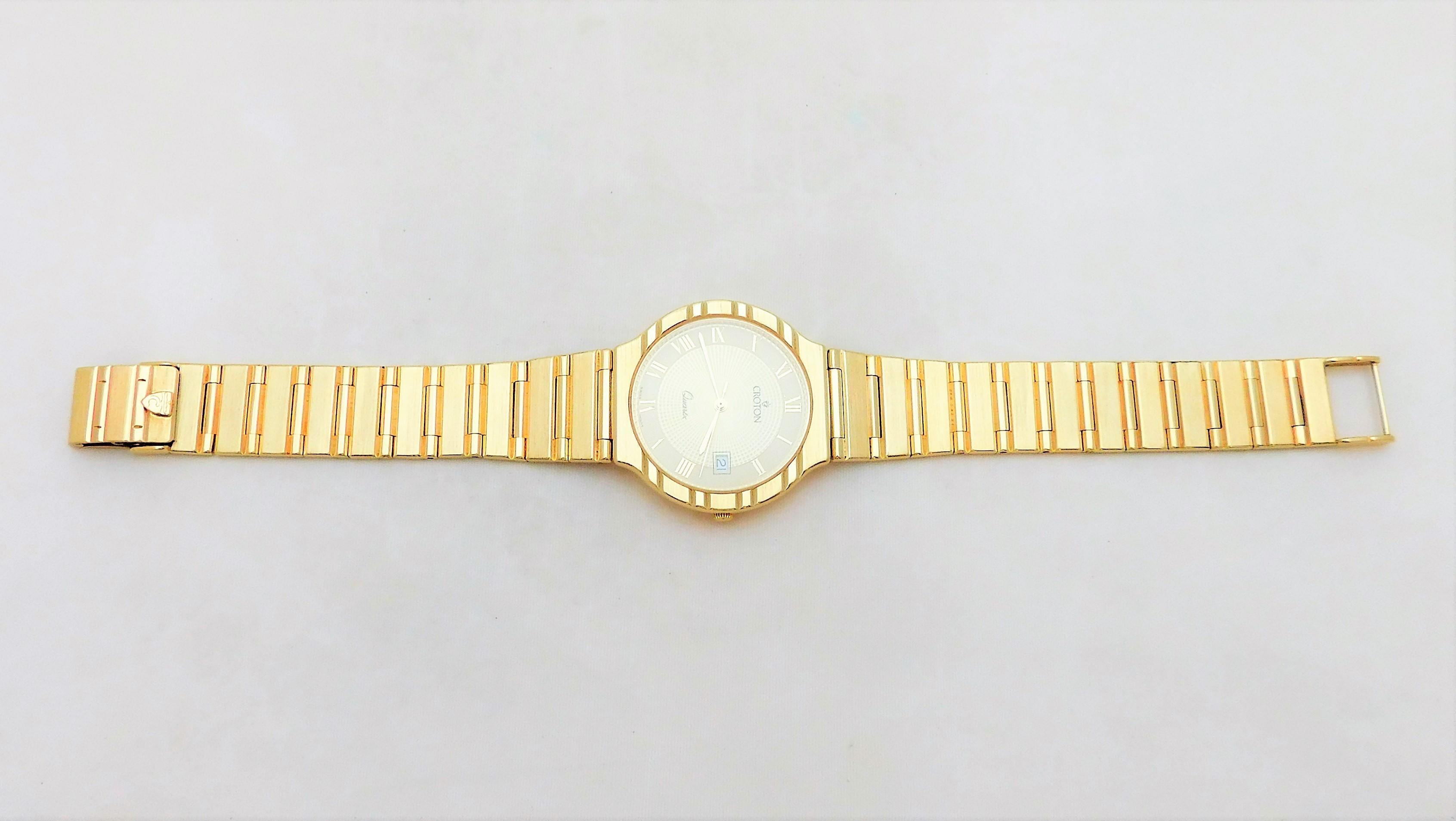 Croton Yellow Gold Vintage quartz Wristwatch 11