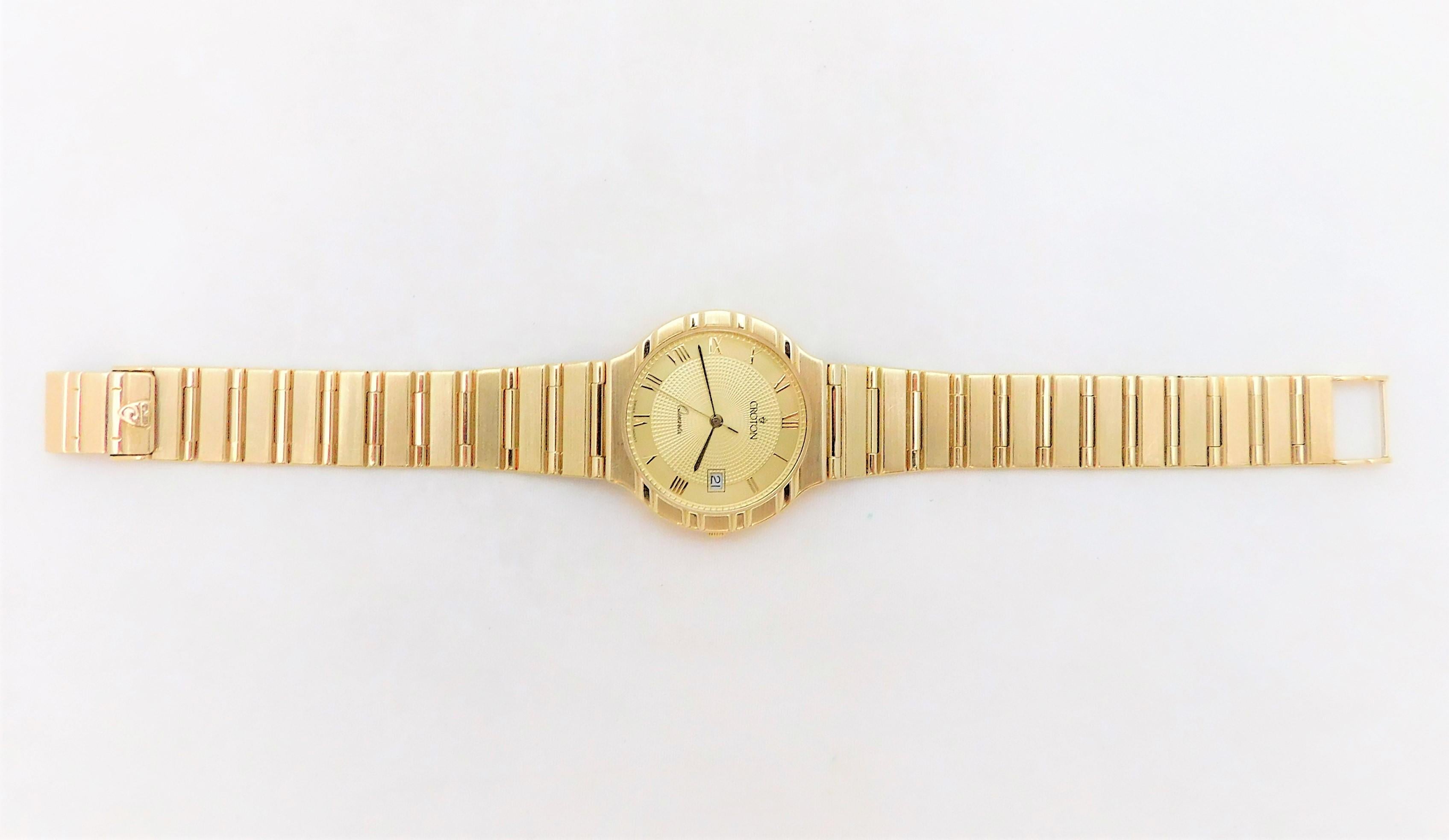 Croton Yellow Gold Vintage quartz Wristwatch 12