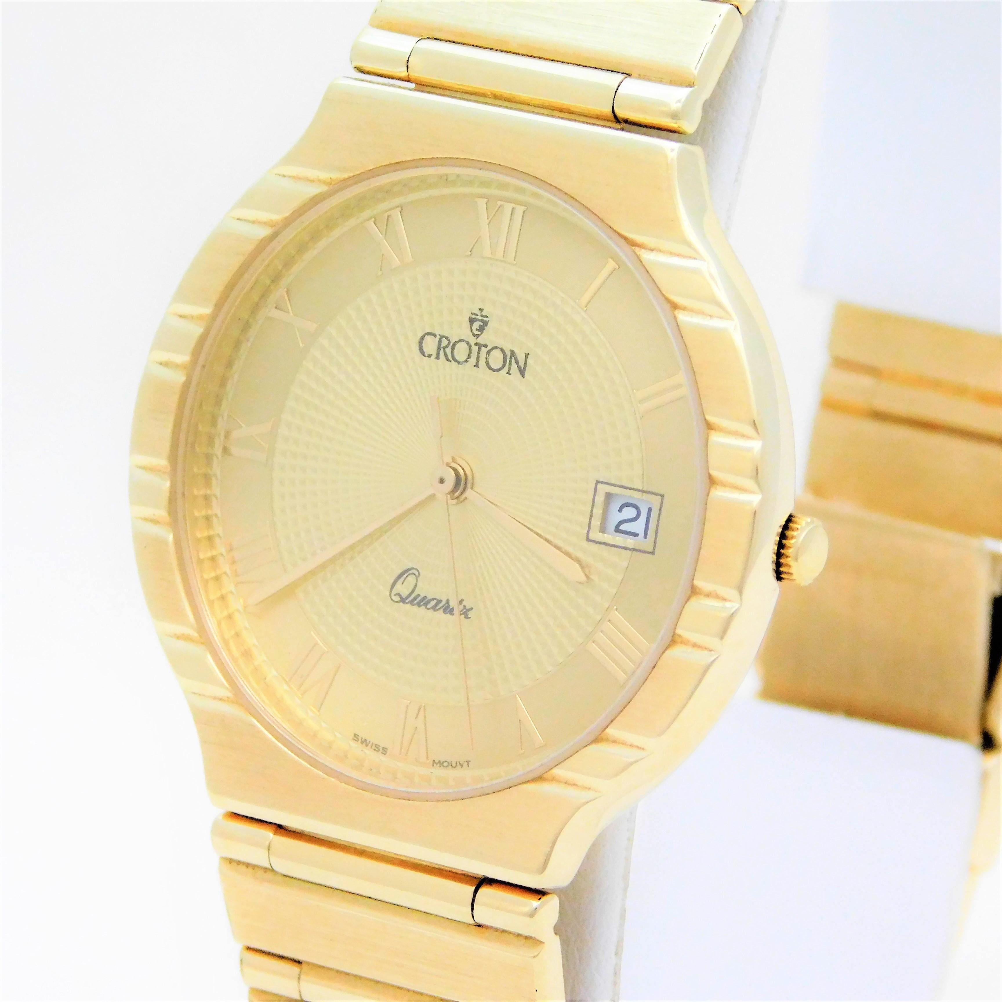 Modern Croton Yellow Gold Vintage quartz Wristwatch