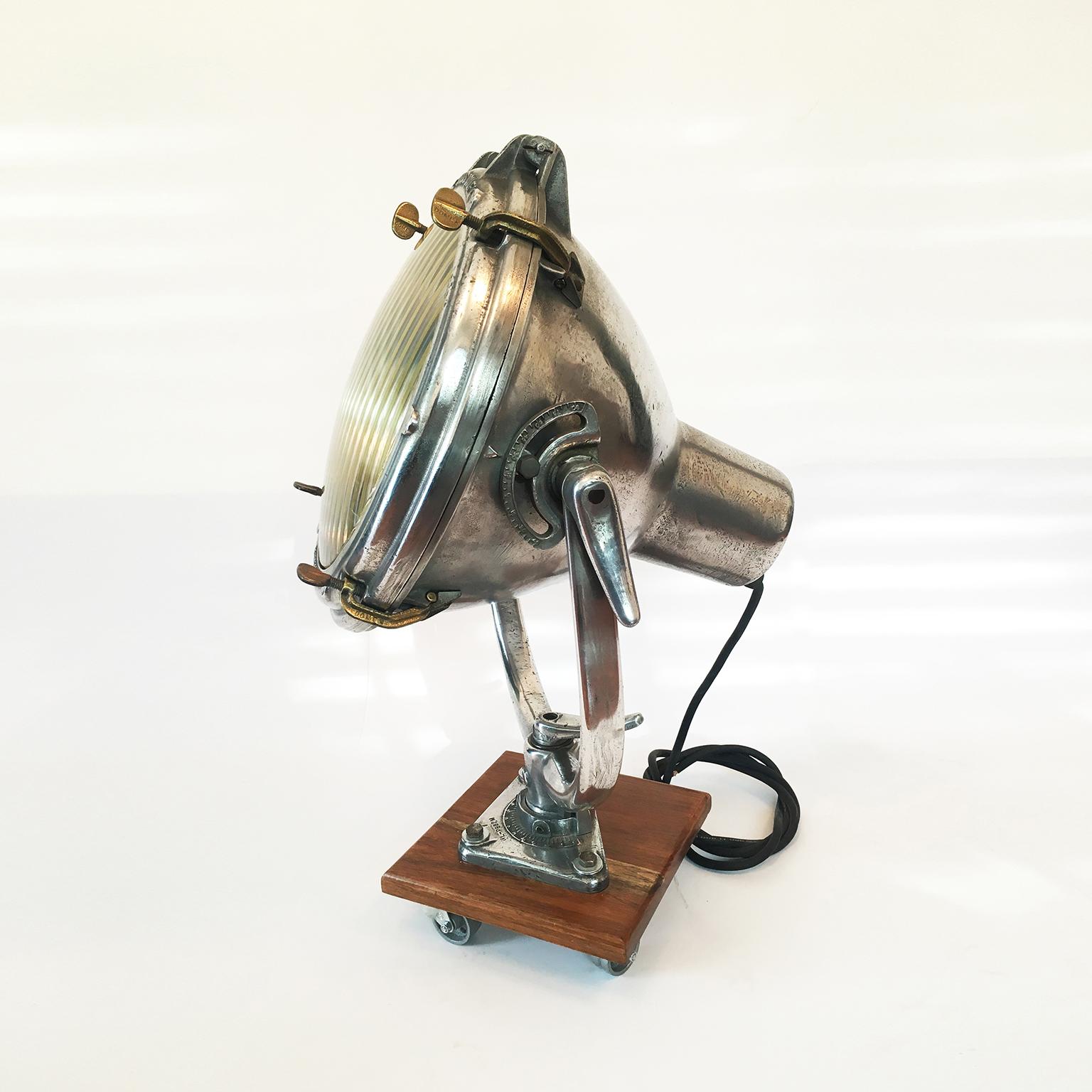 Crouse Hinds Nautical Spotlight Industrial en venta
